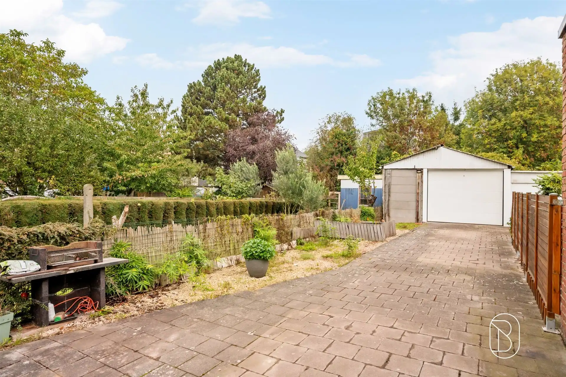 Groot huis met opslagruimte in het hart van Moeskroen foto 4