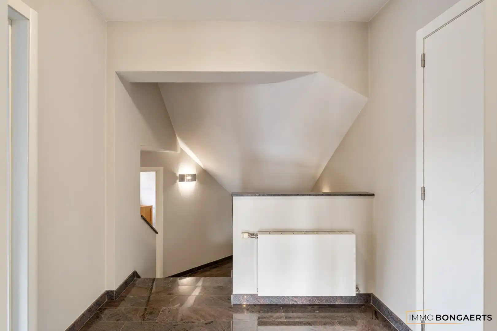 Ruime woning met 3 slaapkamers foto 20
