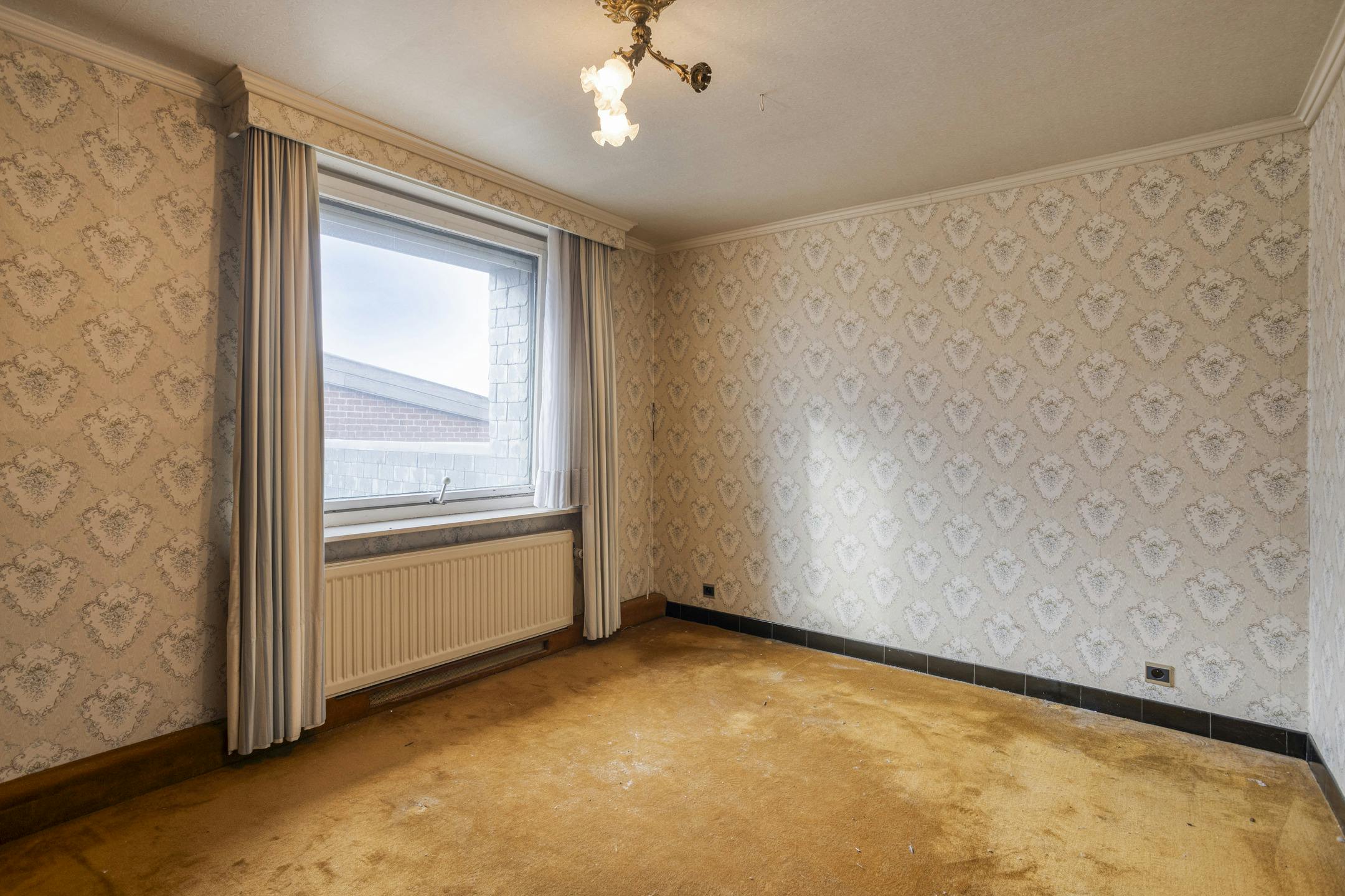 Huis te koop in Ieper met 3 kamers, tuin en garage foto 28