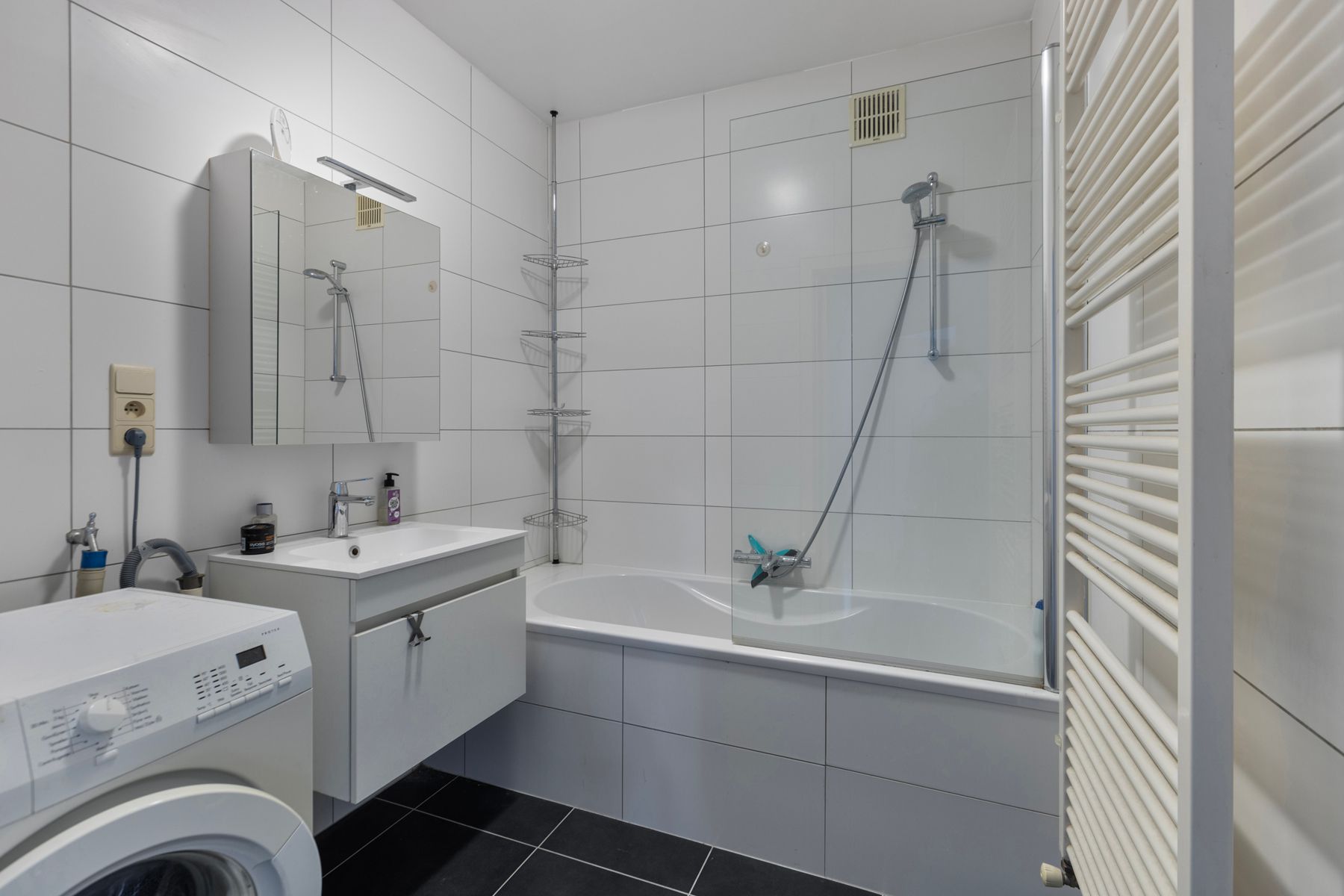 Centraal gelegen appartement met 2 slaapkamers.  foto 10