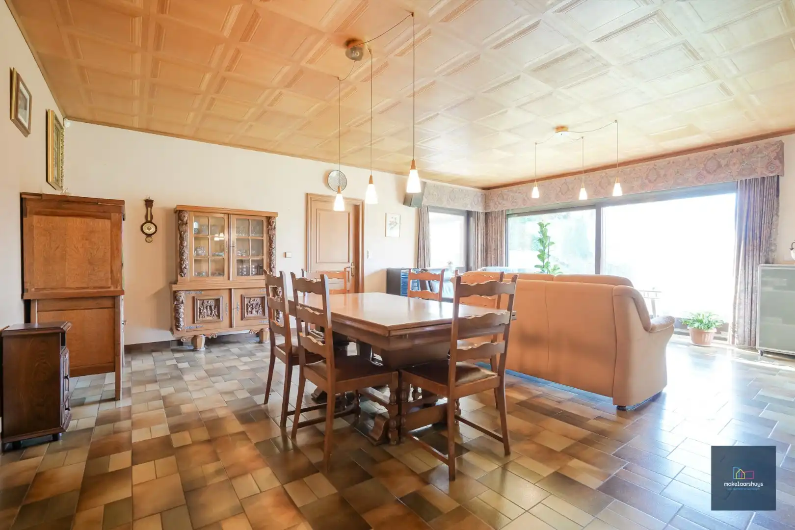 Ruime bungalow met garage op 1980m² grond  foto 4