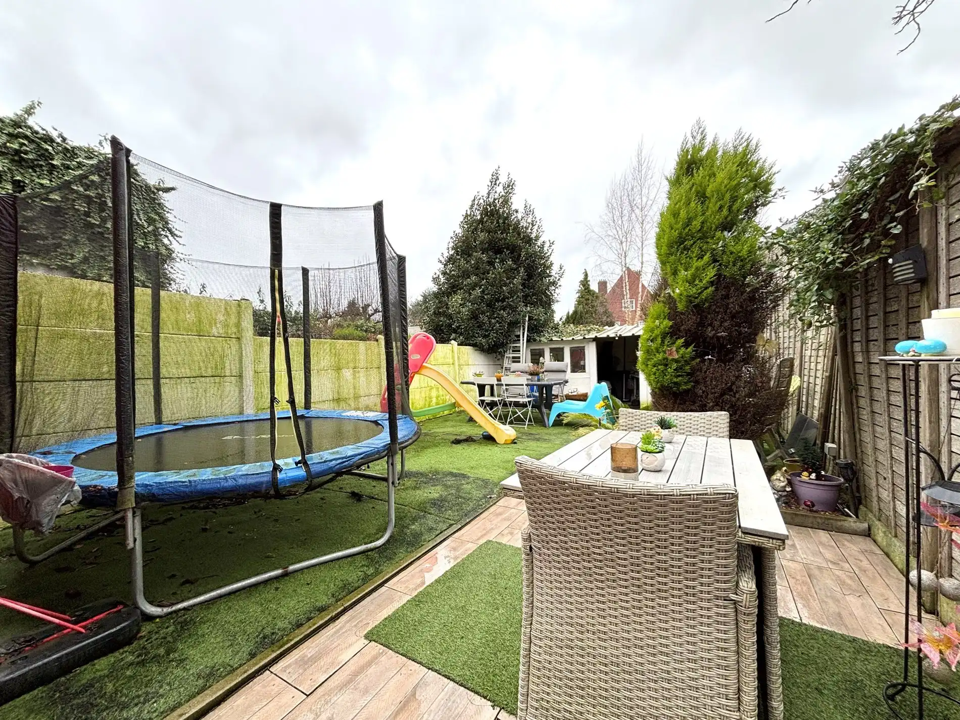 Op te frissen rijwoning met tuin, vernieuwde ramen en geïsoleerd dak. foto 9