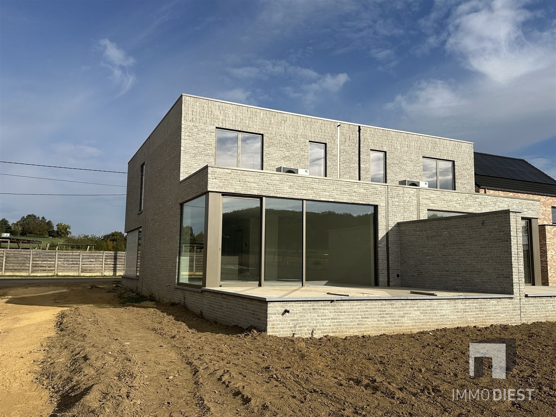Moderne nieuwbouwwoning met knappe afwerking te Bekkevoort foto 4