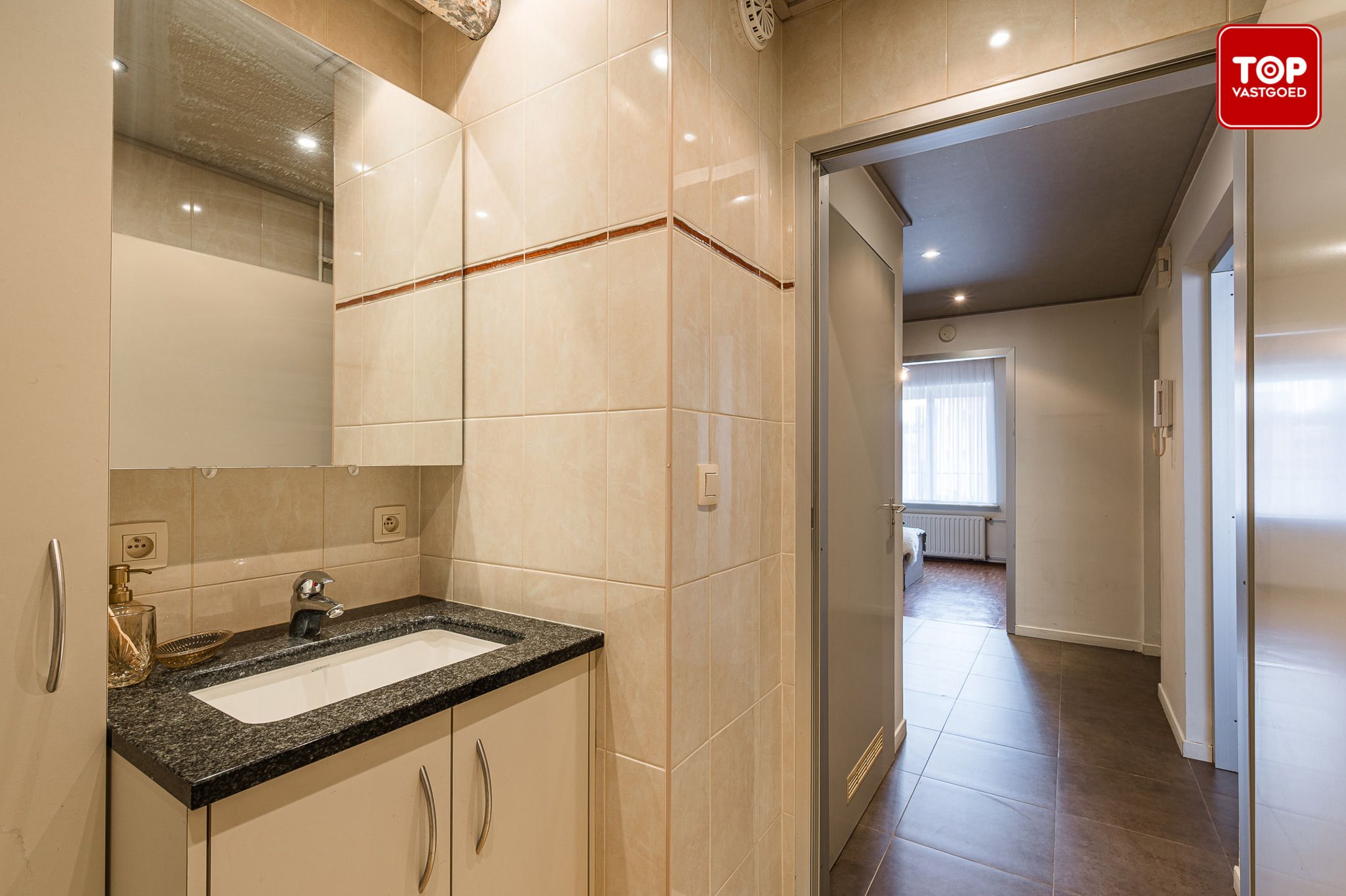 Instapklaar appartement met 2 slaapkamers, 2 terrassen en garage foto 18