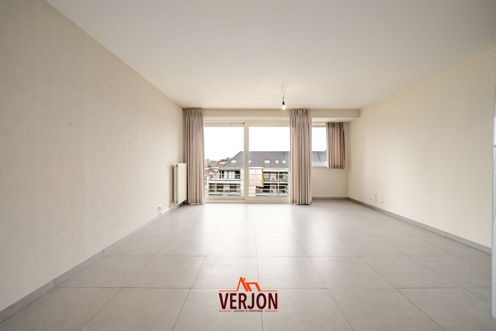 Kijkdag zaterdag 18/10 tussen 09.00 en 10.00uur! Gezellig appartement in het centrum van Ardooie! foto 2