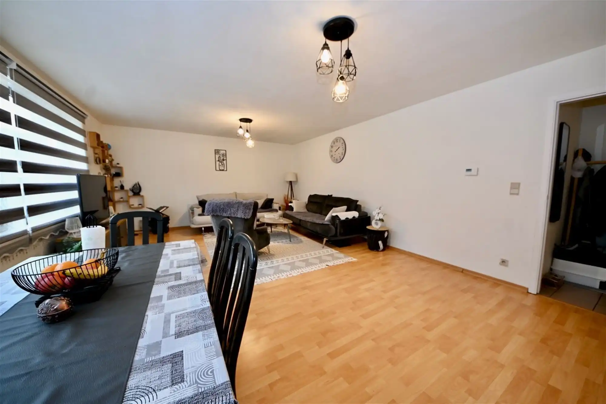 Instapklaar appartement met 3 slaapkamers en garage. foto 4