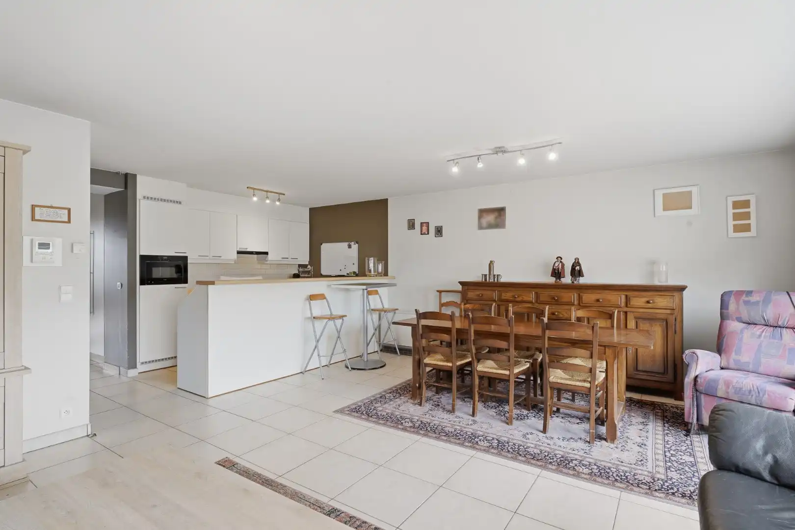 Instapklaar appartement in het centrum van Aartrijke foto 4