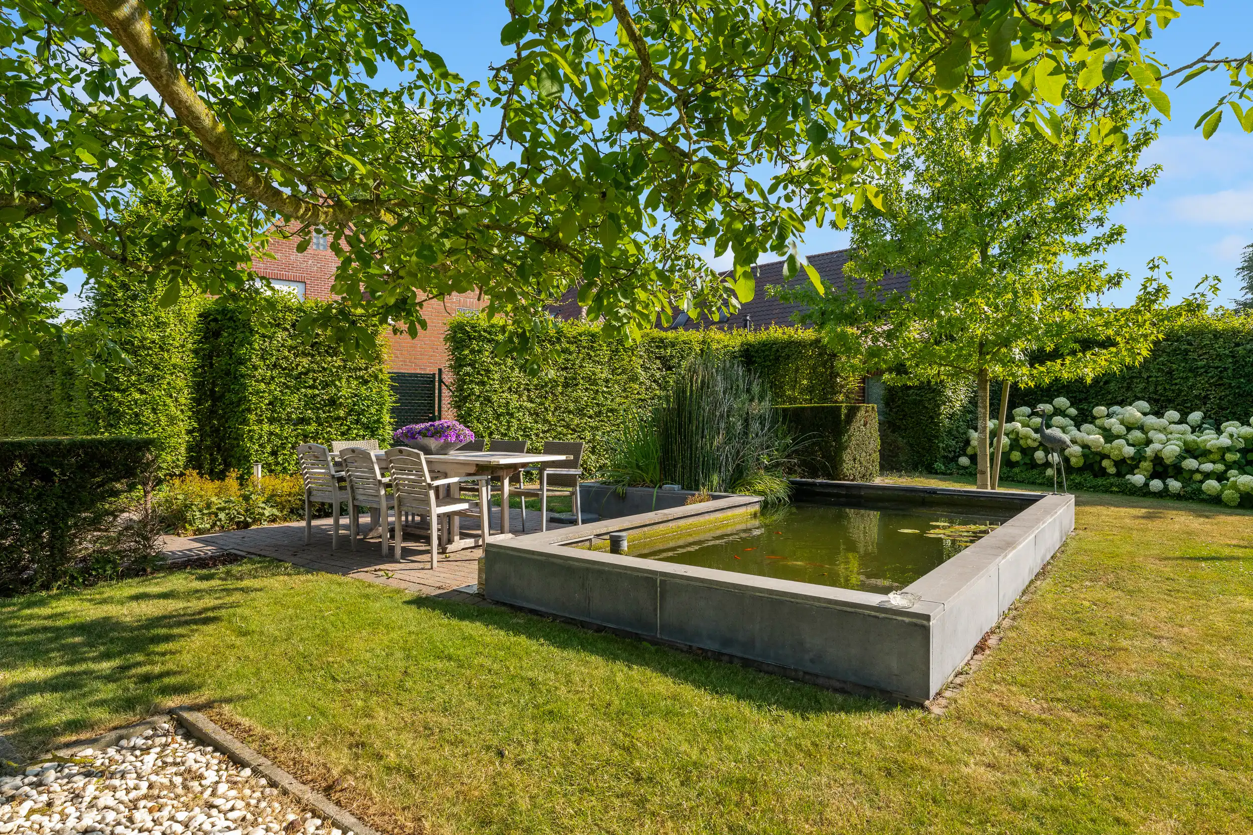 Luxueus gerenoveerde herenwoning  met loods op 2.137m² foto 5