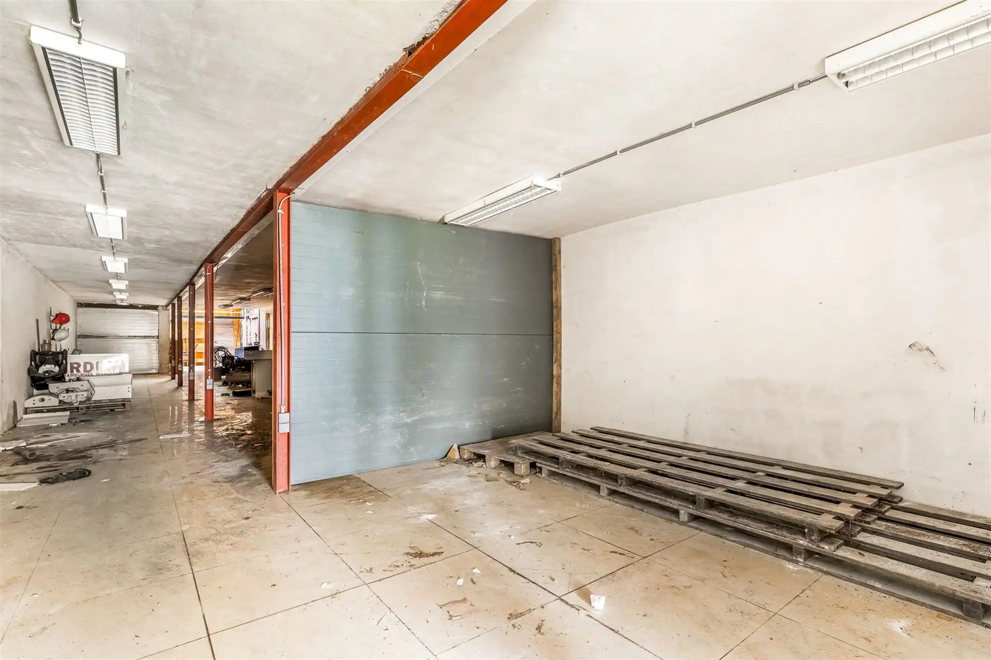 HANDELSHUIS MET RUIM HANDELSPAND EN 2 WOONENTITEITEN OP PERCEEL VAN 9A68CA TE KOERSEL foto 13