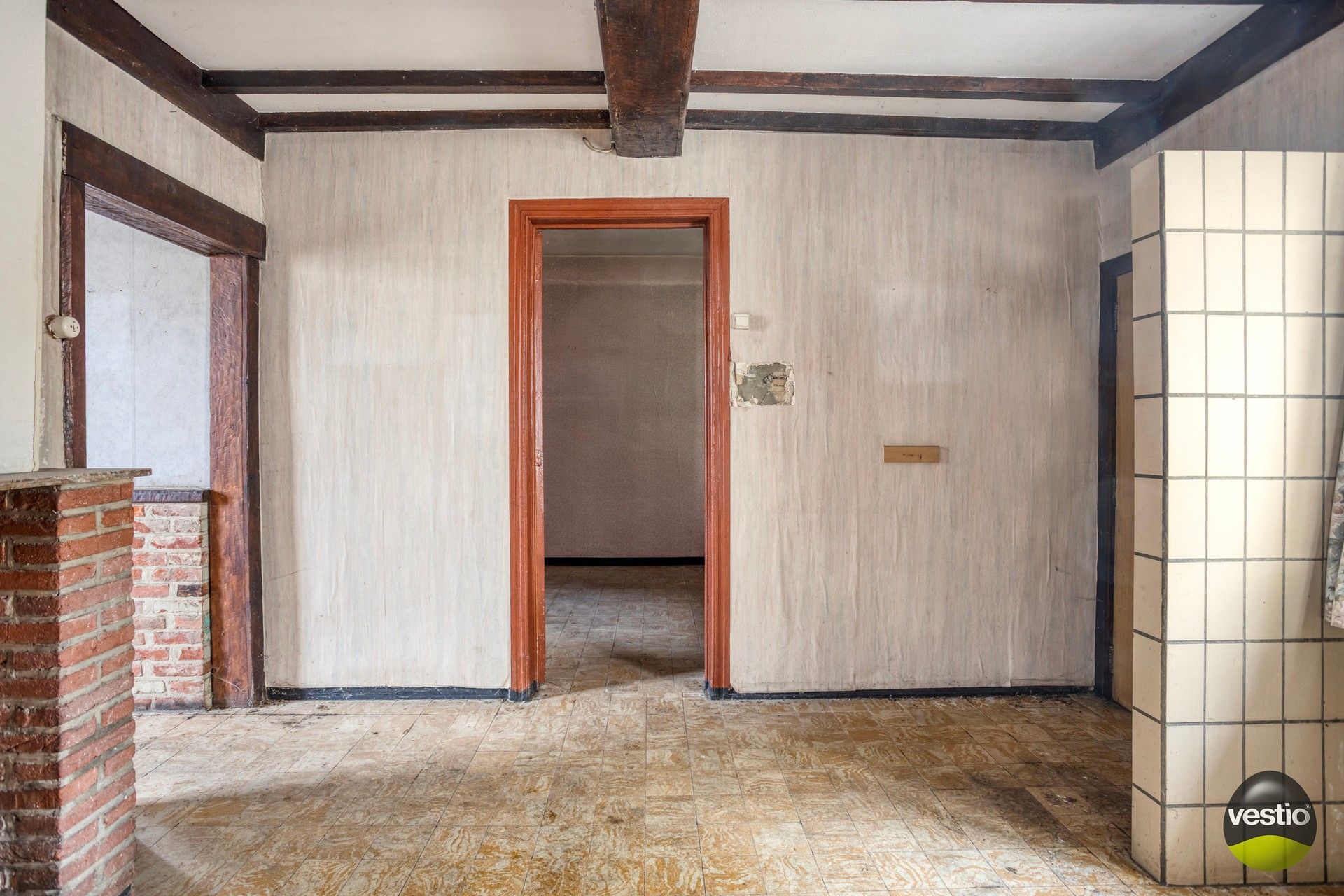 Beschermde langgestrekte vakwerkhoeve op zuid georiënteerd perceel van 15a 07ca. foto 12