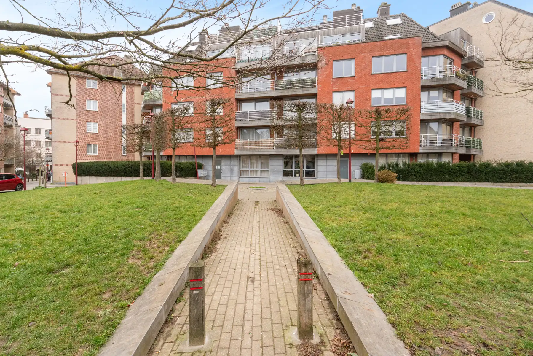 Gelijkvloers appartement 2 slaapkamers + terras + parking foto 16