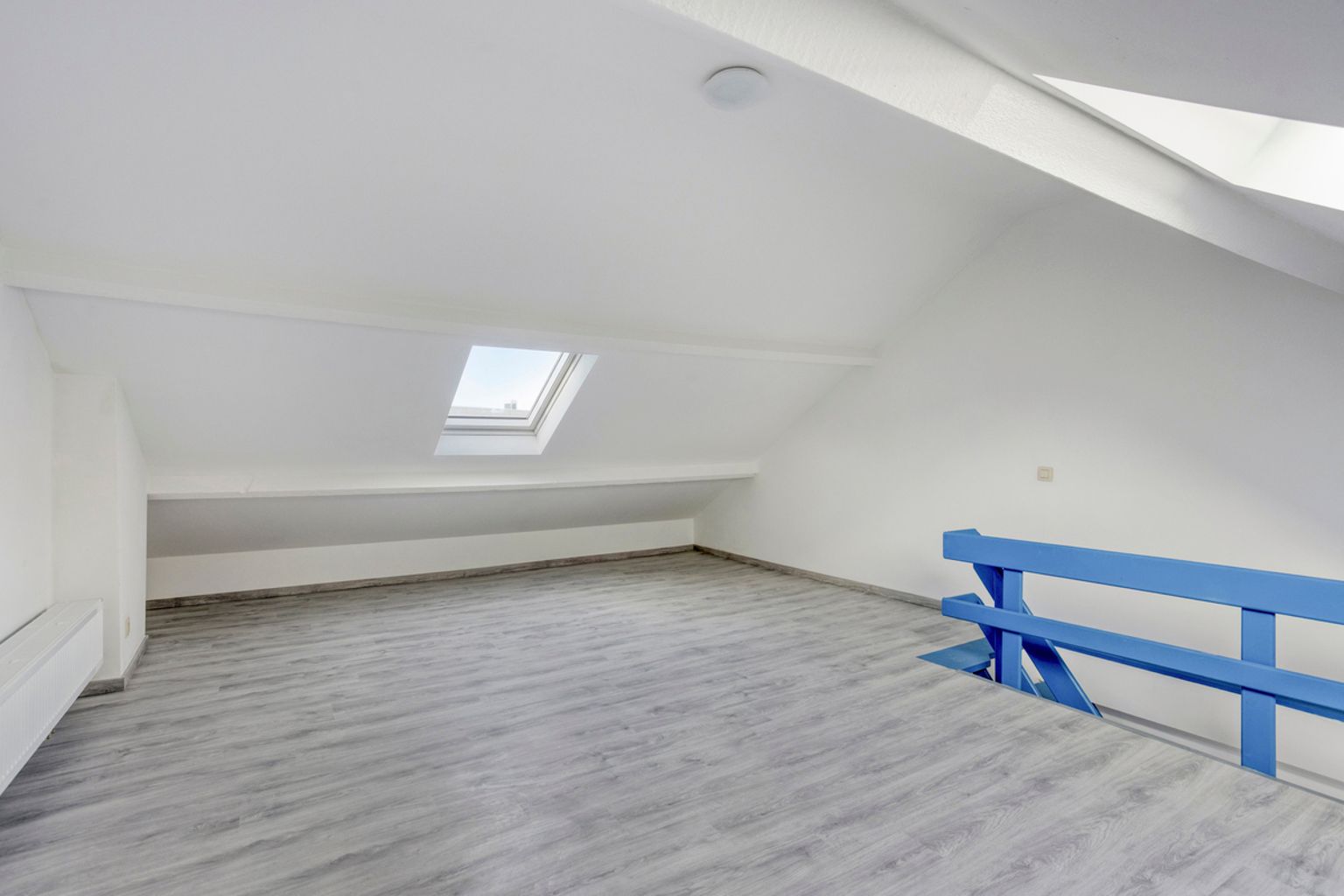 Volledig gerenoveerde gesloten bebouwing te Drogenbos foto 16