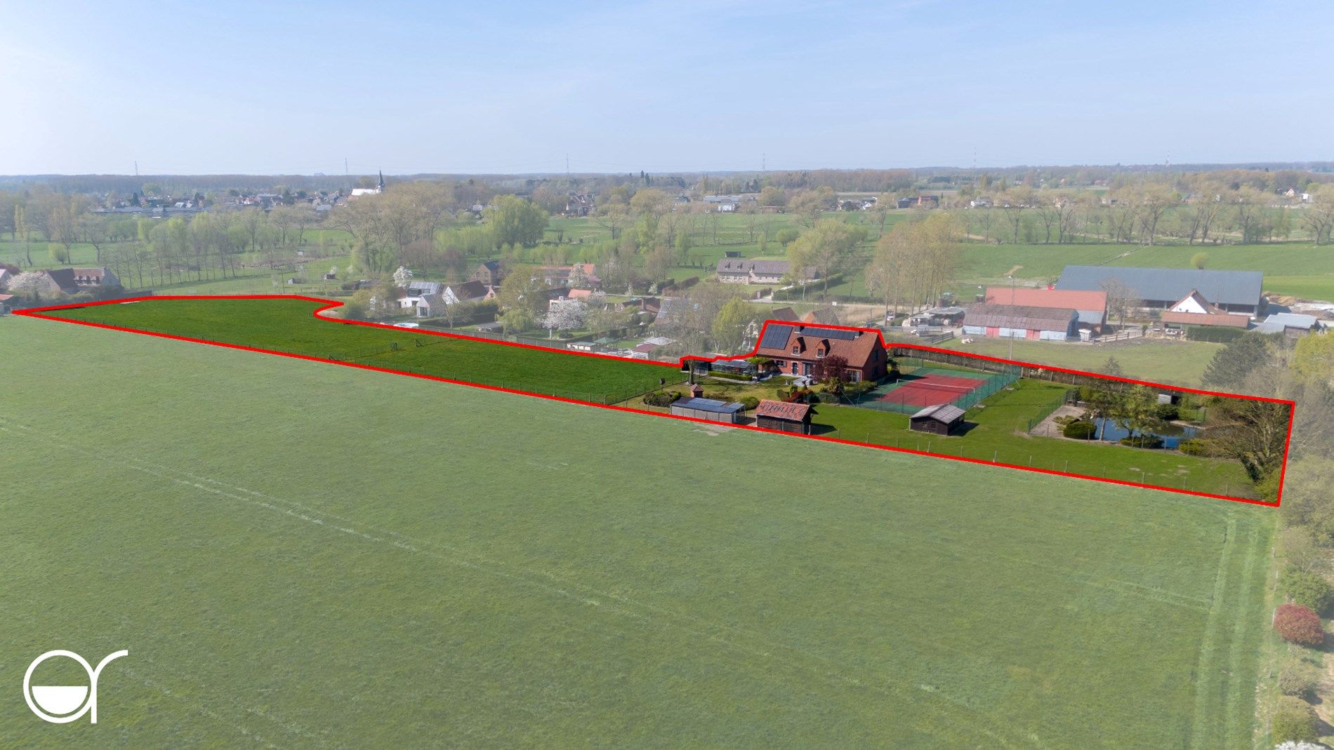  Unieke landelijke villa gelegen in Merendree op 14.260m² foto {{pictureIndex}}