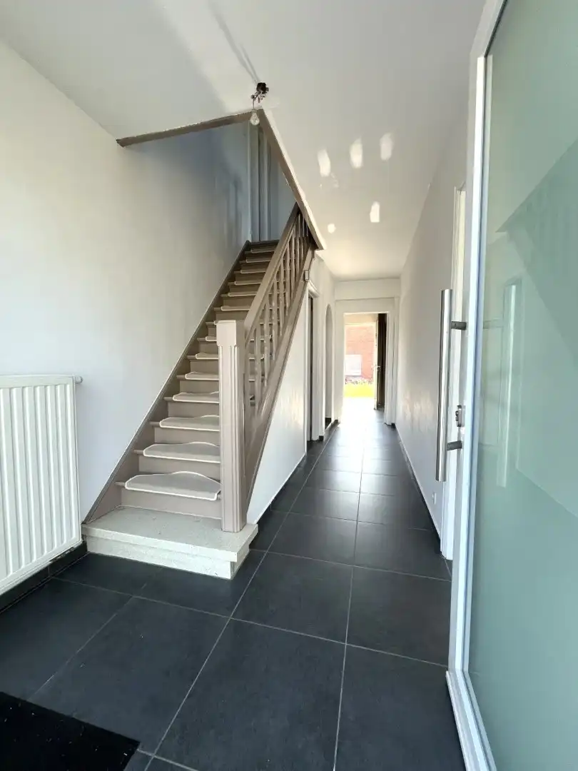 Ledegem – Instapklare gezinswoning met loods van 378 m² foto 2