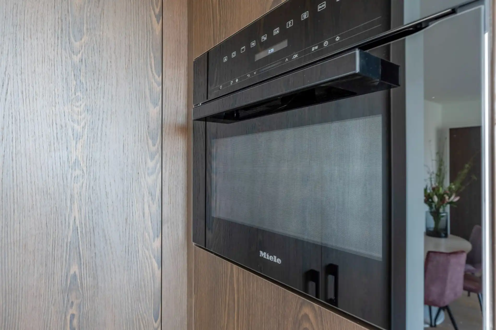 Rustig gelegen volledig gerenoveerd appartement met een open zicht over de villa's. foto 9