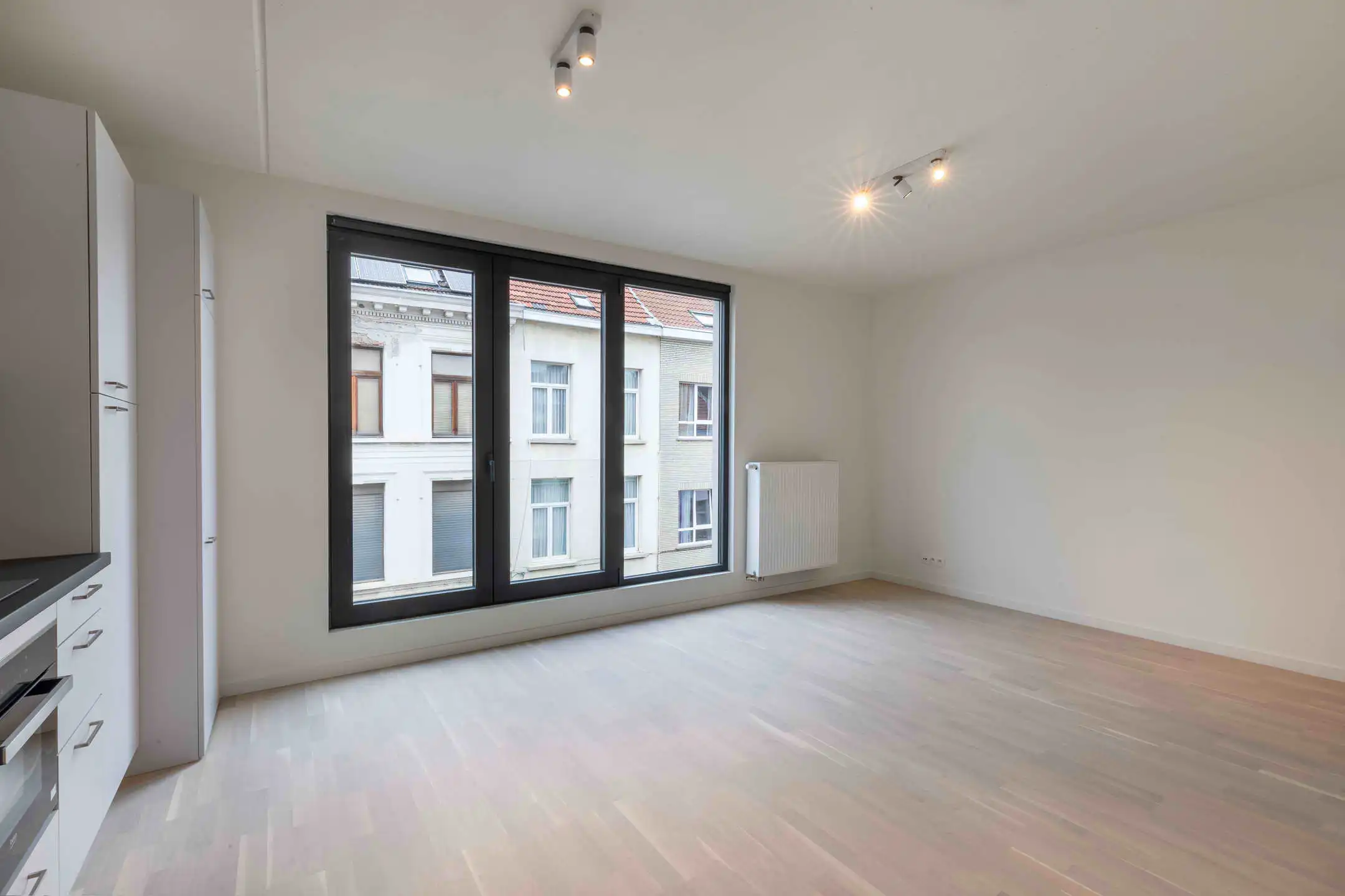 Modern 1-slaapkamerappartement met zuidgericht terras foto 3