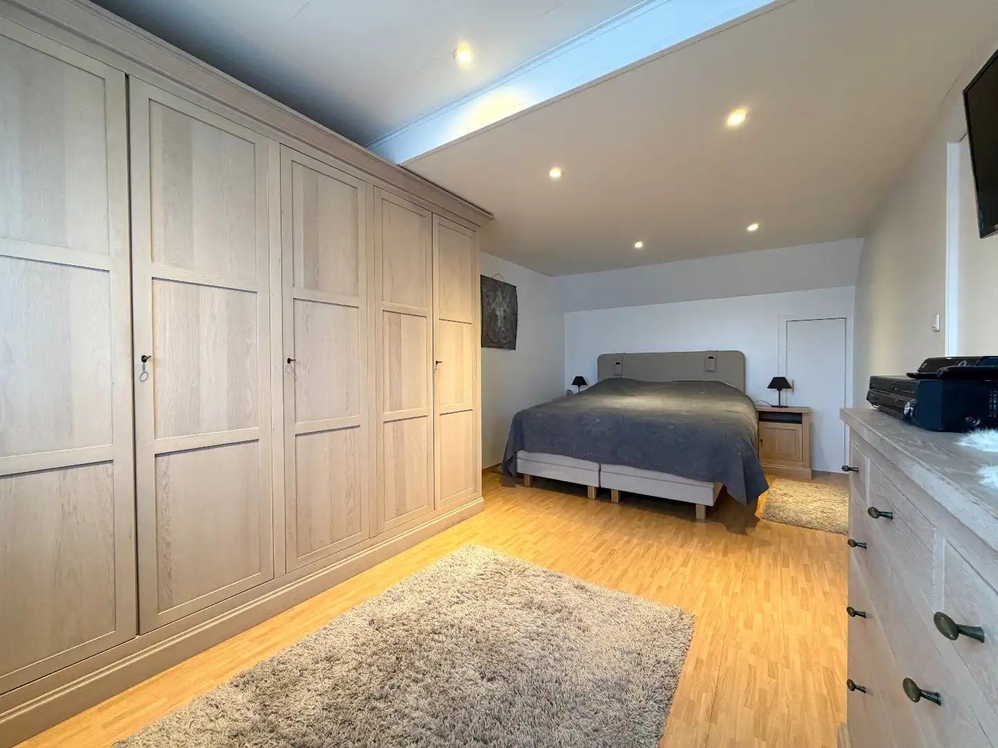 Instapklaar wonen? Ontdek deze woning met 4 slaapkamers, poolhouse en nieuwe badkamer. foto 20