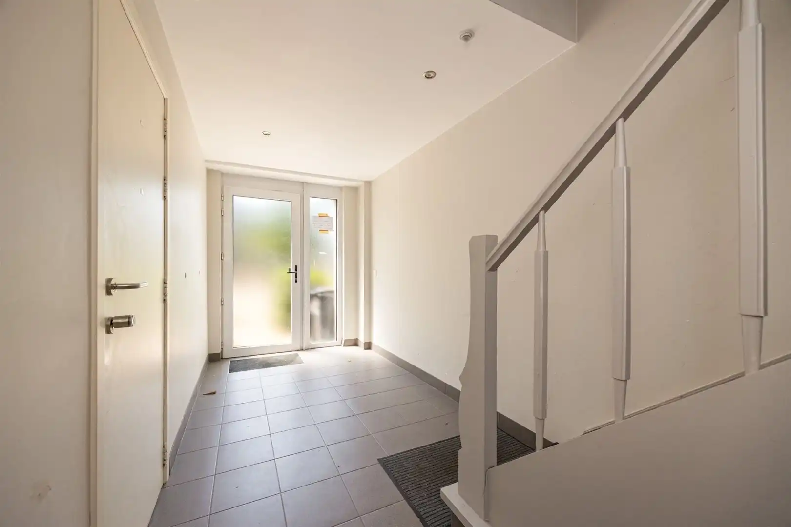 Gelijkvloers appartement met terras en parking op rustige locatie foto 17