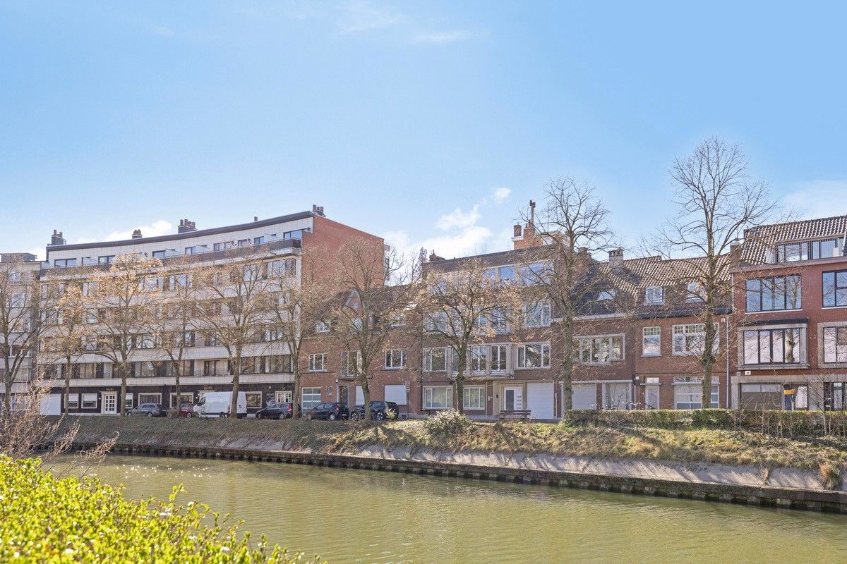 Residentieel en lichtrijk appartement met garagebox en zicht op de Leie – Toplocatie nabij Sint-Pietersstation foto 21