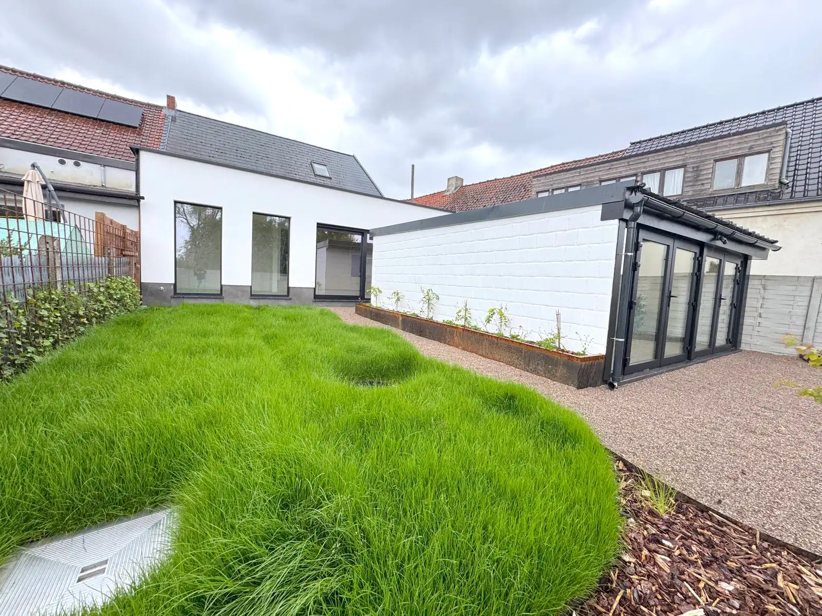 Volledig vernieuwde energiezuinige woning met garage en 3 slpk! foto 24