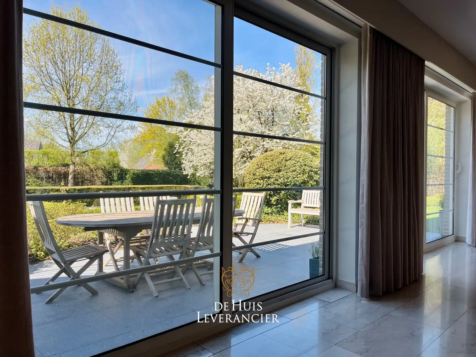 Exclusieve villa op uitzonderlijk perceel van 1 767 m², grenzend aan natuurgebied foto 20