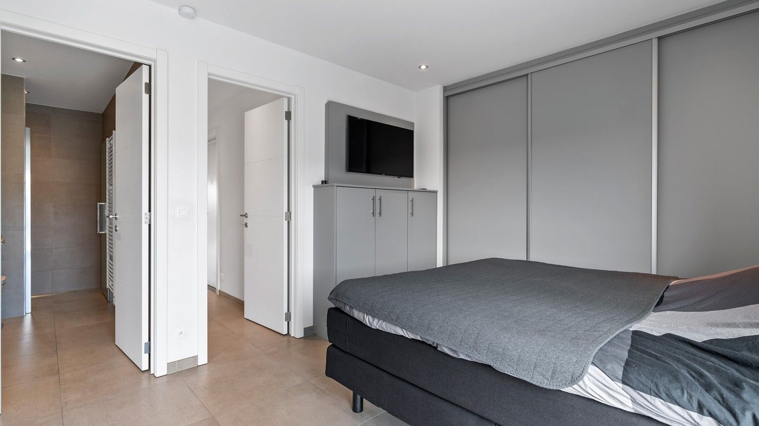 Modern penthouse met twee terrassen op toplocatie in Lanaken (Veldwezelt) foto 19