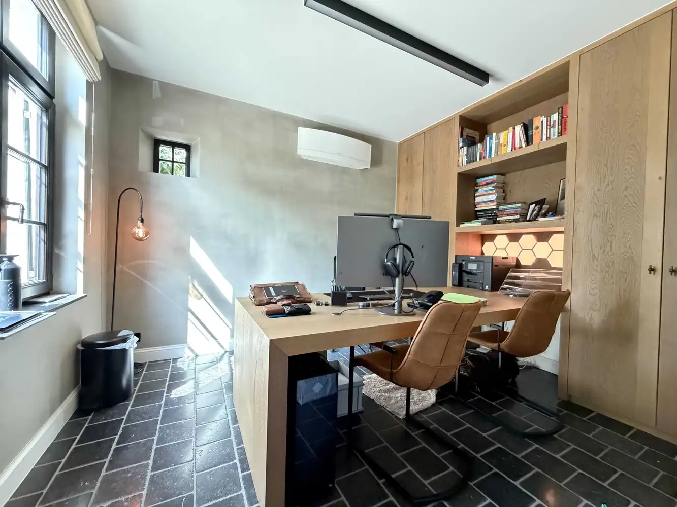 Klassevolle, recente villa (bouwjaar 2016) met hoogwaardige afwerking foto 19