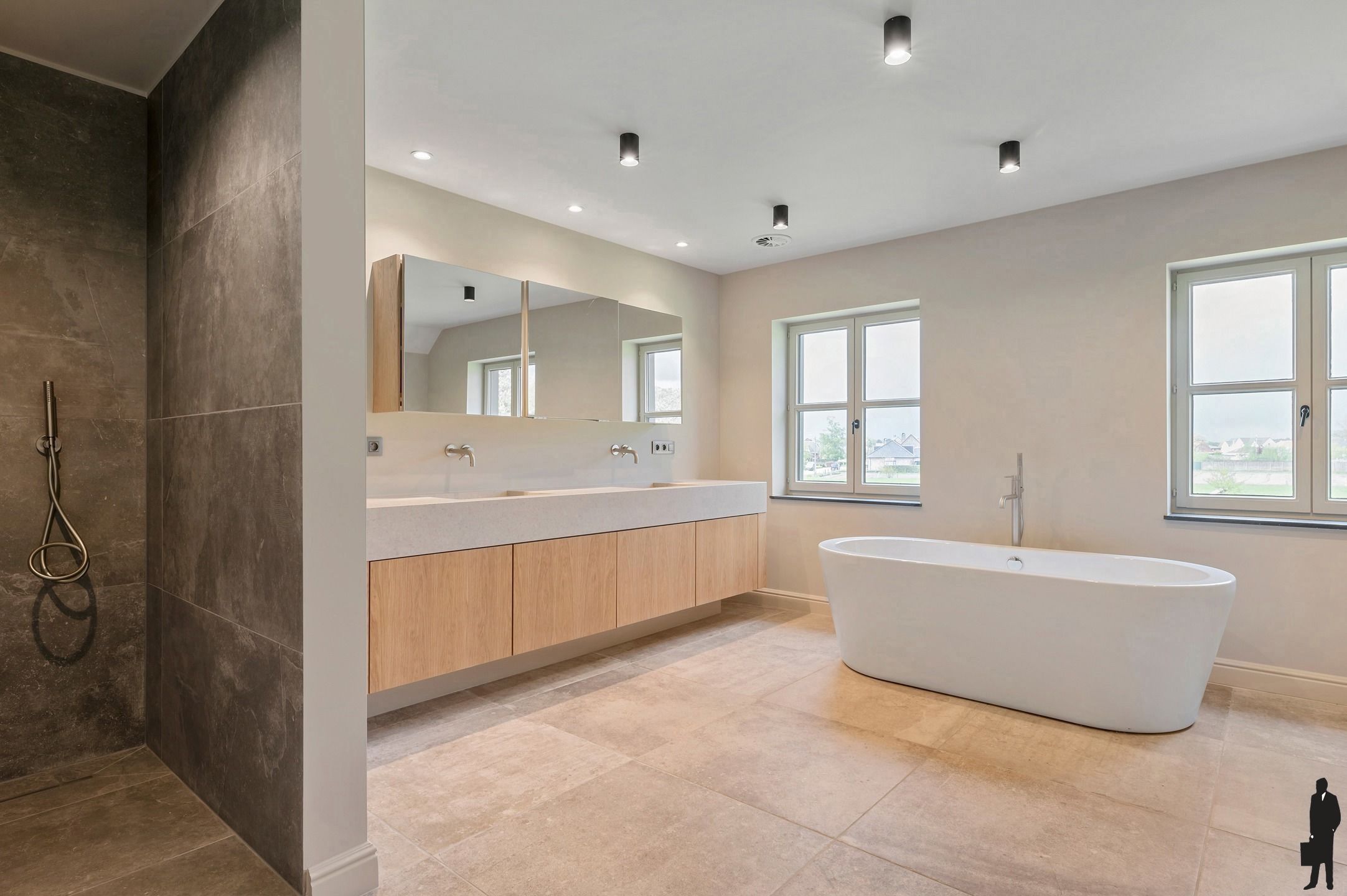 Hoogwaardig, gerenoveerde villa op een perceel van 3.552m² foto 22