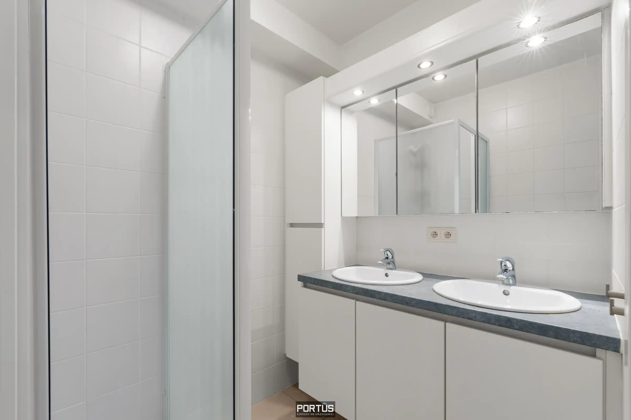 Appartement met twee slaapkamers te koop centrum Lombardsiijde  foto 4