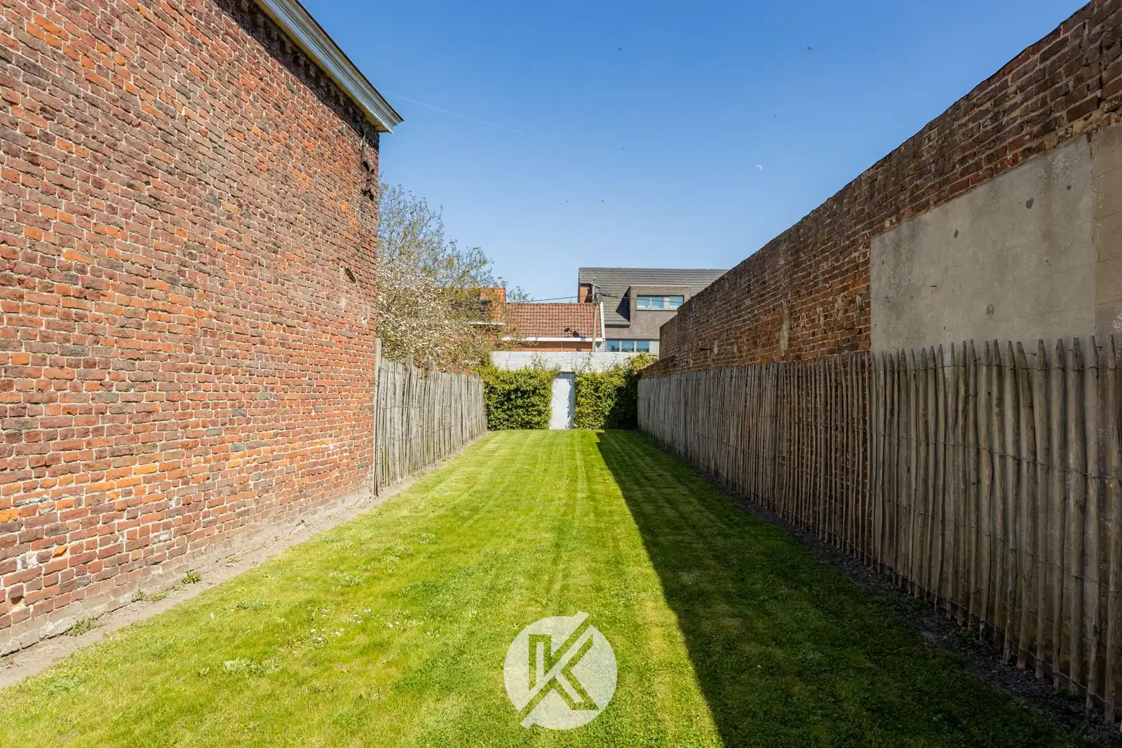 Ruime gerenoveerde karakterwoning foto 8