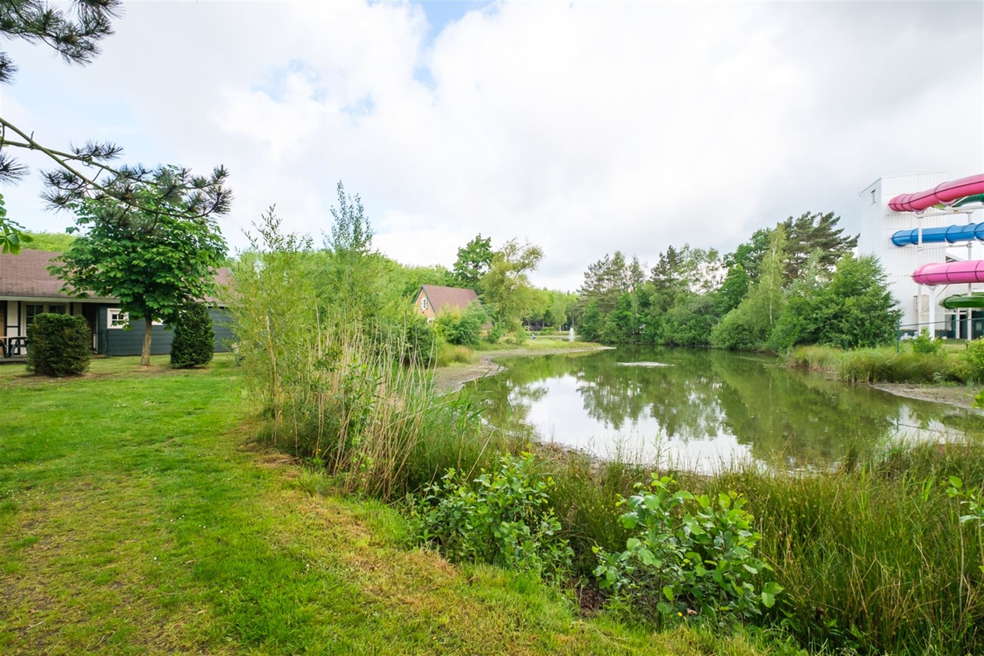 RECENTE VAKANTIEWONING MET 2 SLKS IN EEN GEZELLIG VAKANTIEPARK  foto 27