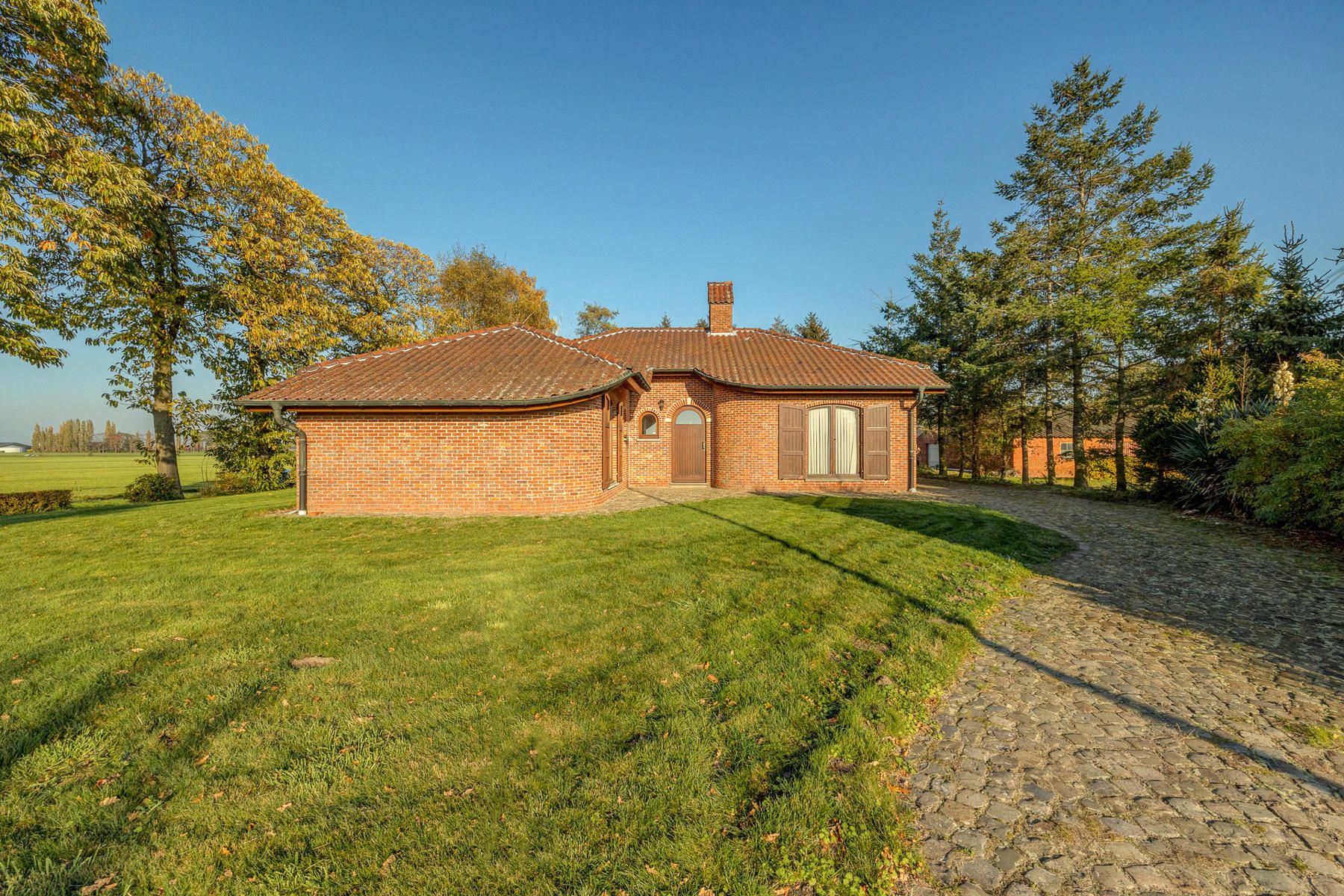 Hoofdfoto van de publicatie: CHARMANTE HOEVE MET STAL OP 7850m²