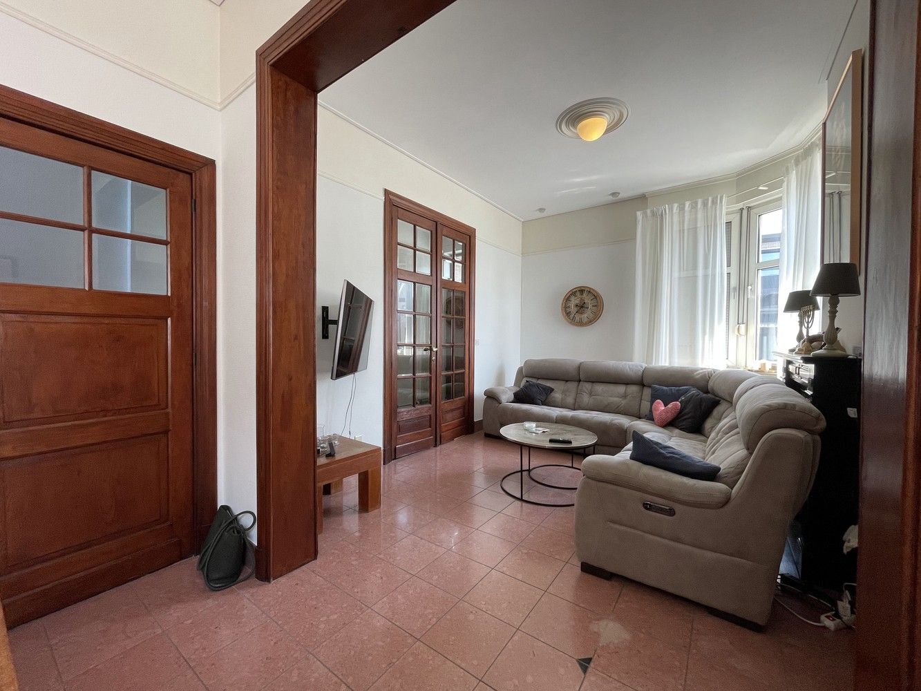 Unieke gerenoveerde woning met 5 slaapkamers en bureau foto 4