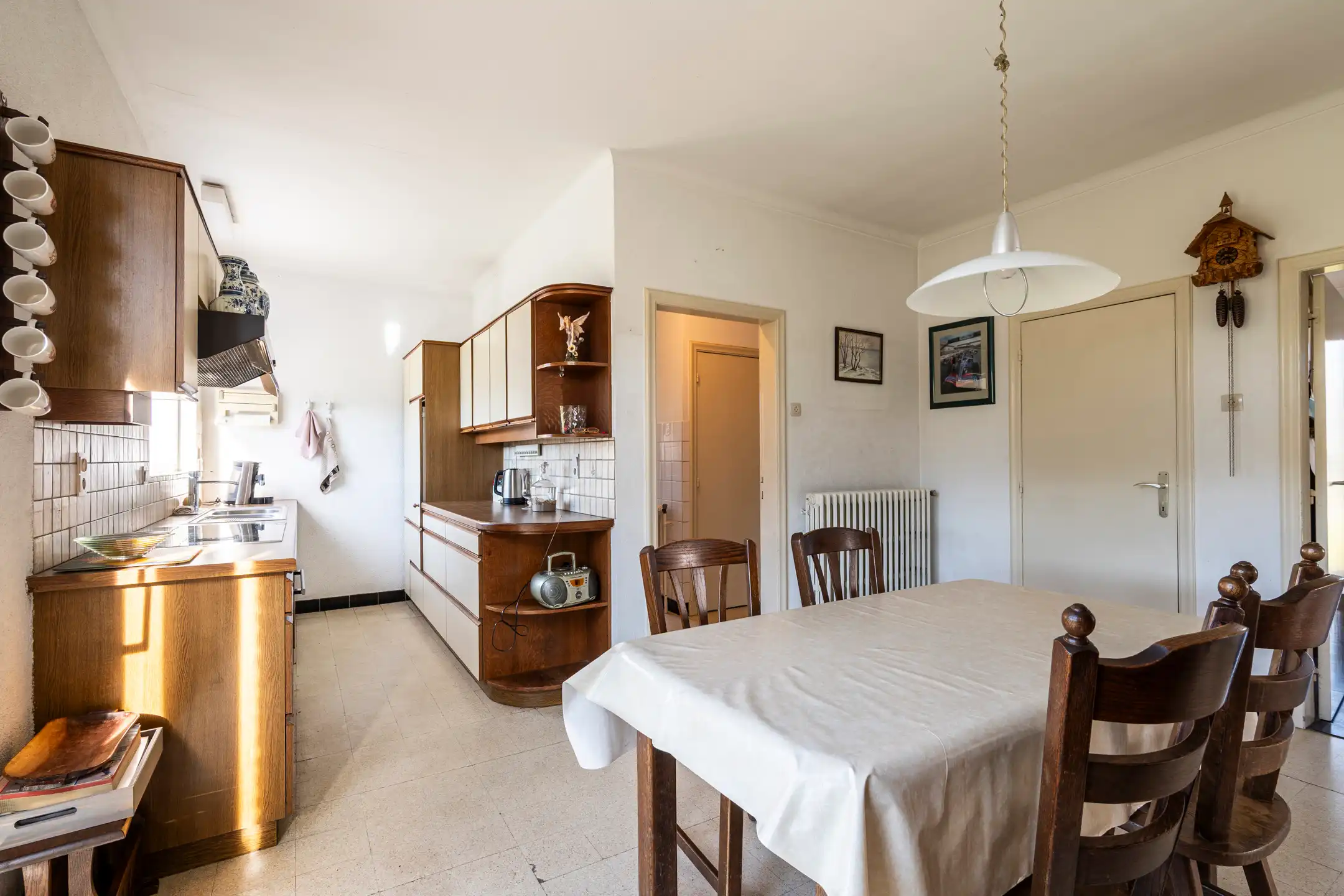 Vrijstaande woning met 4 slpk en 2 garages op 1.306m²  foto 5