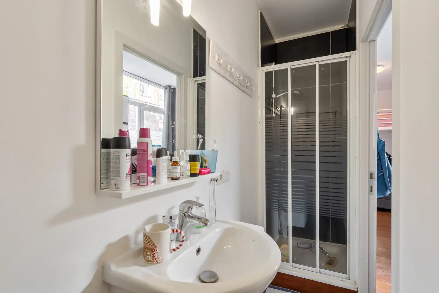 Vergund studentenhuis met een groen kotlabel en een nieuw dak(2025) bestaande uit 7 gemeubelde kamers met eigen sanitair en 1 studio te Leuven! foto 6