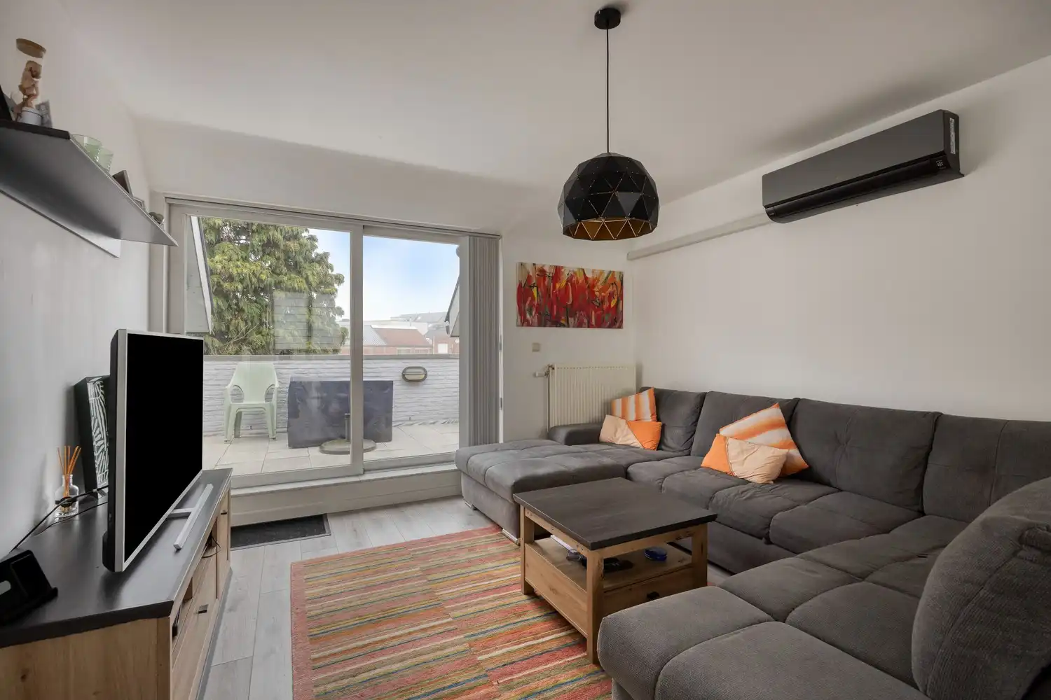 Instapklaar appartement met 2 slaapkamers en garage in het centrum van Lanaken! foto 5