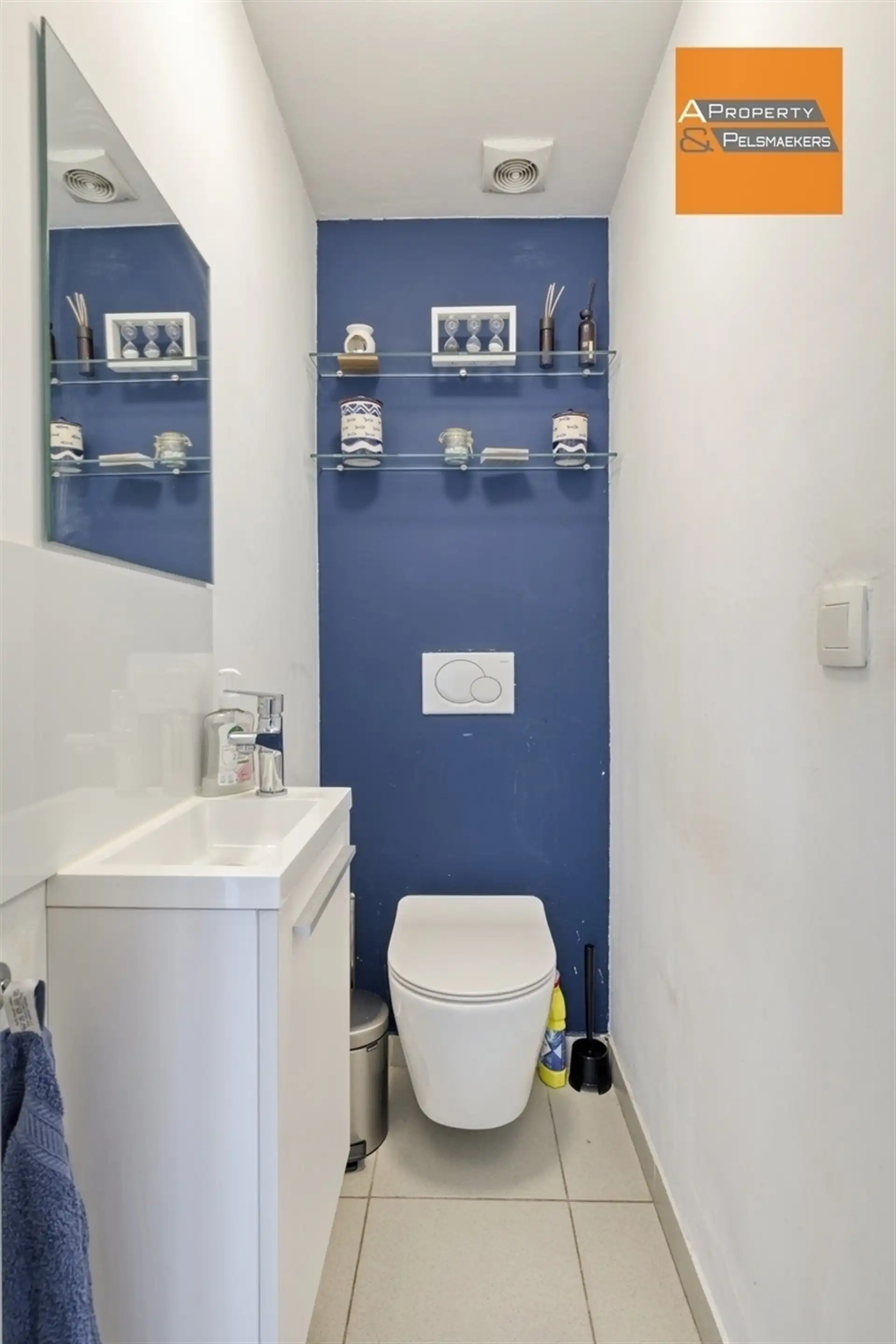 BOD AANVAARD Gelijkvloers appartement met 2 slaapkamers 2 staanplaatsen en tuin foto 15