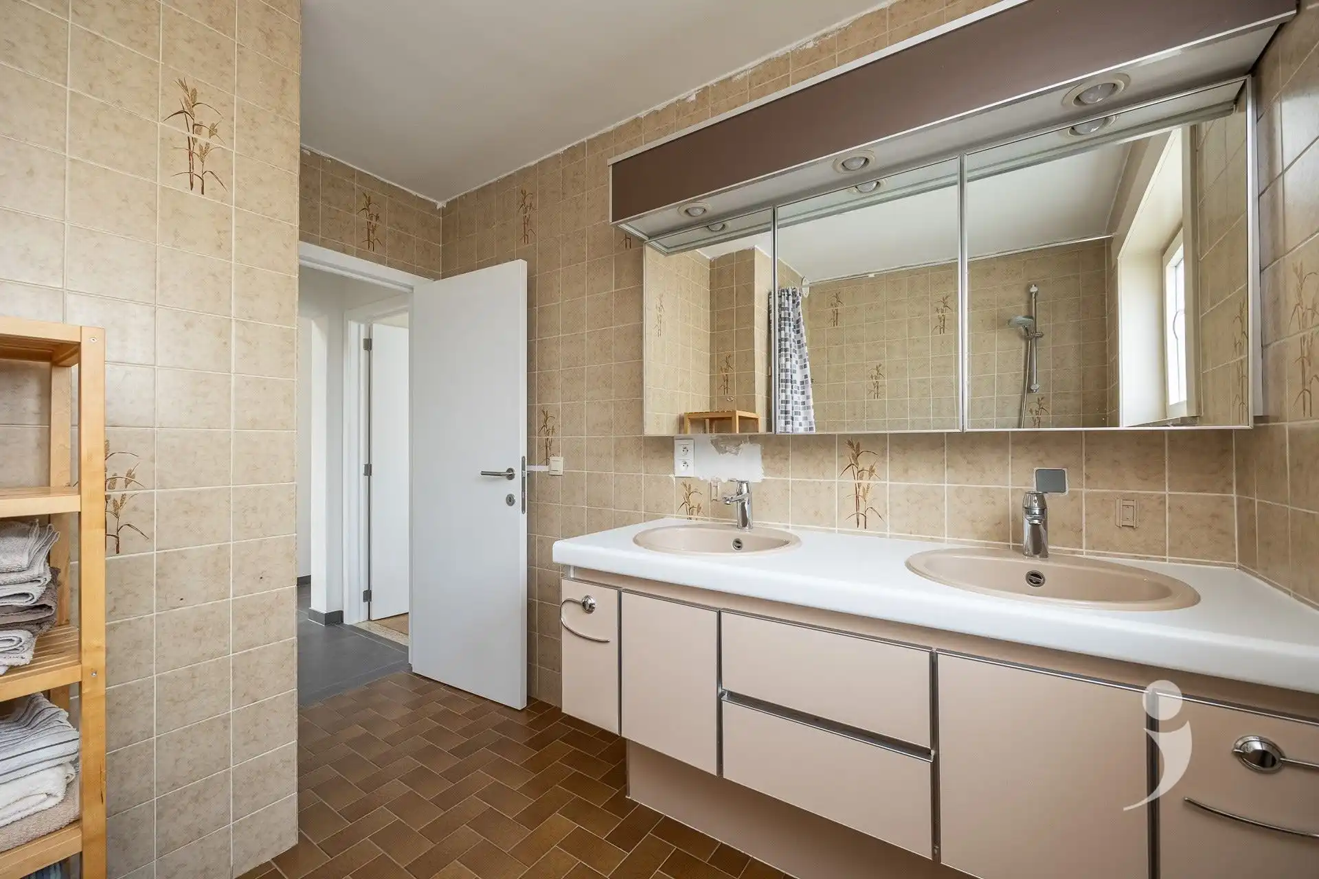 Gerenoveerde woning met prachtig zicht over de velden foto 18