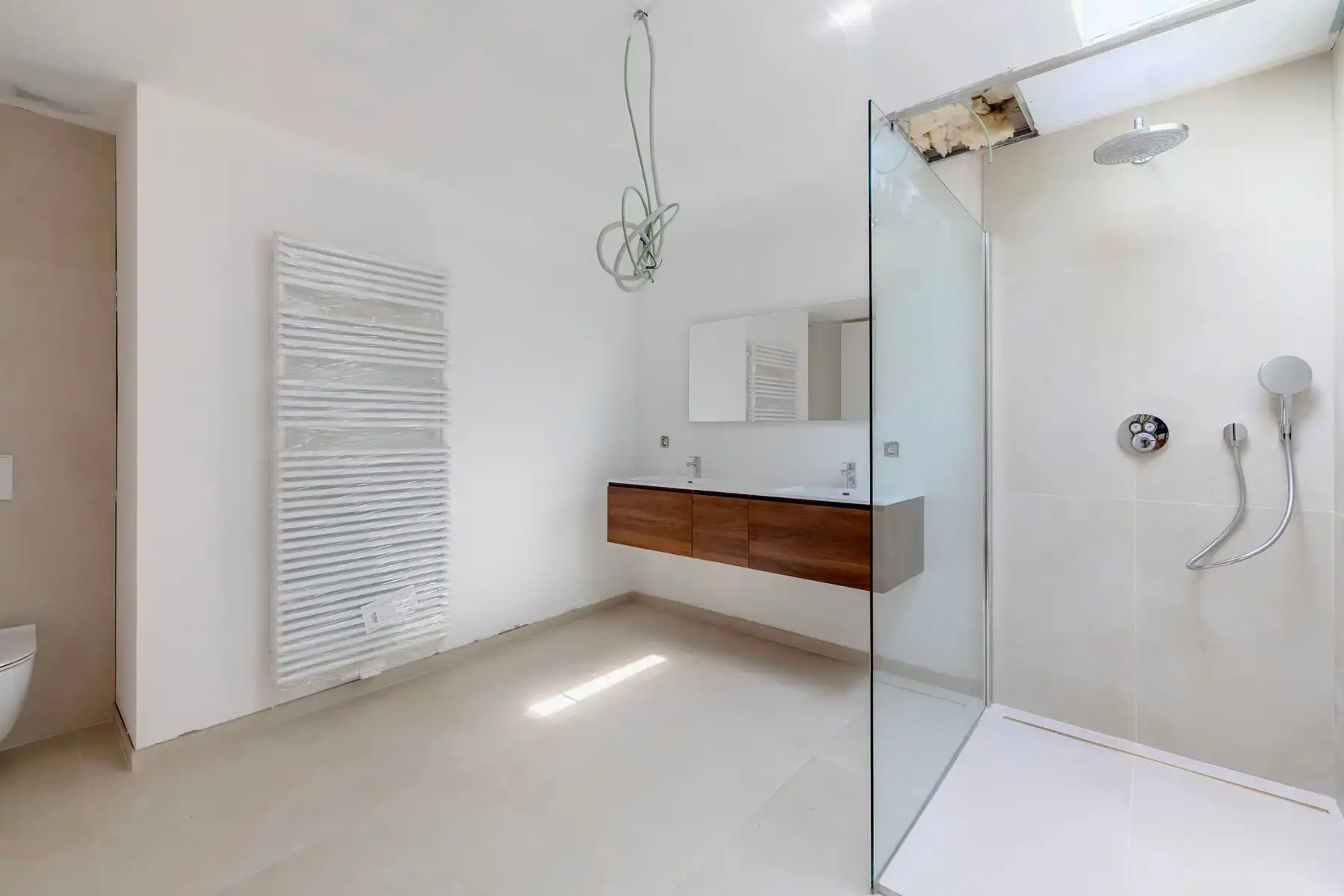 Gerenoveerde woning met 3 slpks, tuin en garage foto 16
