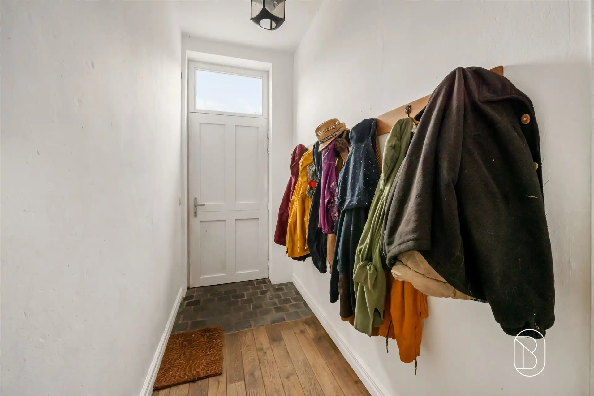Grote woning met koer en 5 slk.  foto 10