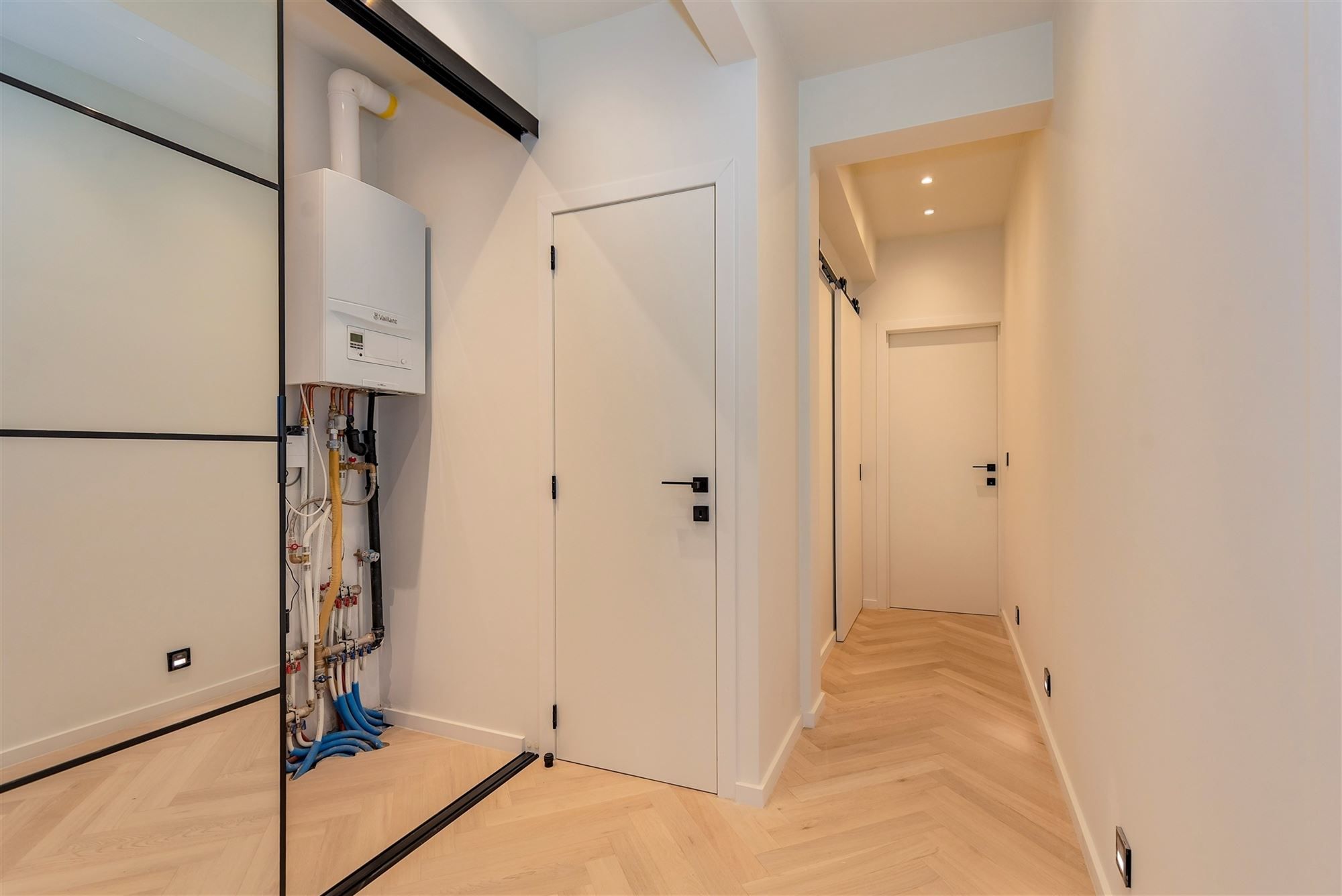 Super-de-luxe gerenoveerd appartement te Mortsel - 2 slk + zuidterras foto 10