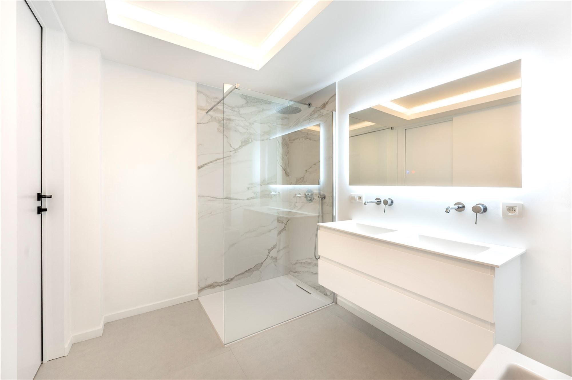Gerenoveerd en energiezuinig appartement te huur in hartje Antwerpen! foto 9