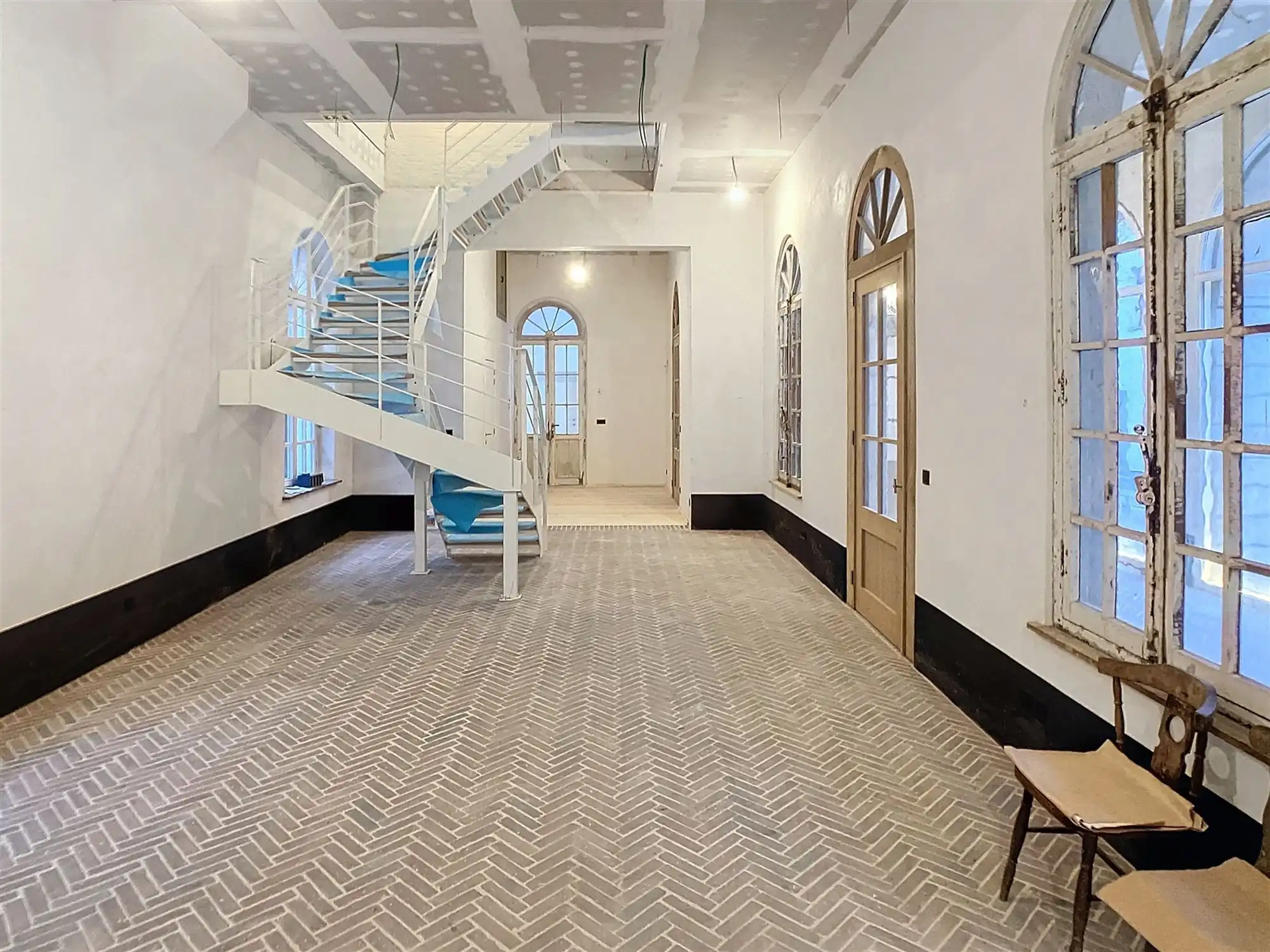 Unieke kantoor- of commerciële ruimte/ POP-UP mogelijk (Huurprijs + 21 % btw). foto 11