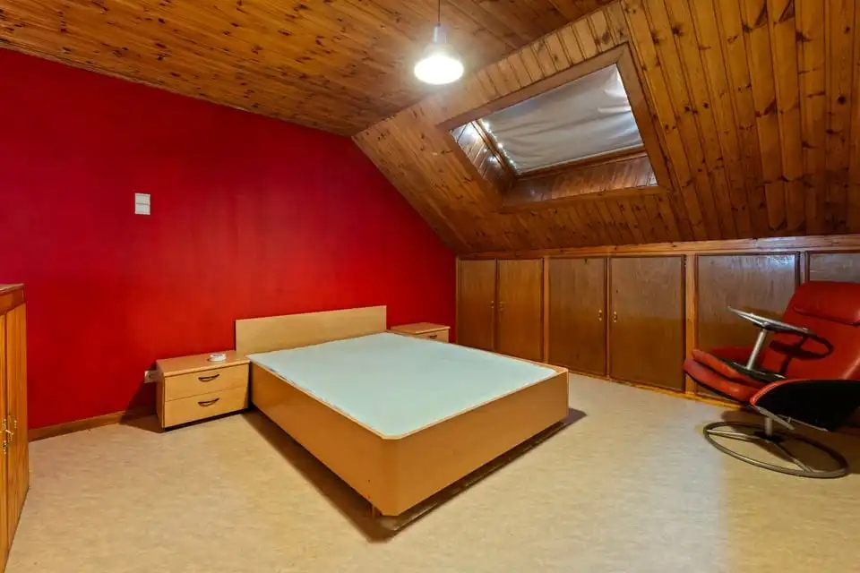 TE RENOVEREN GEZINSWONING MET VEEL POTENTIEEL IN HET LANDELIJKE MONTENAKEN foto 37