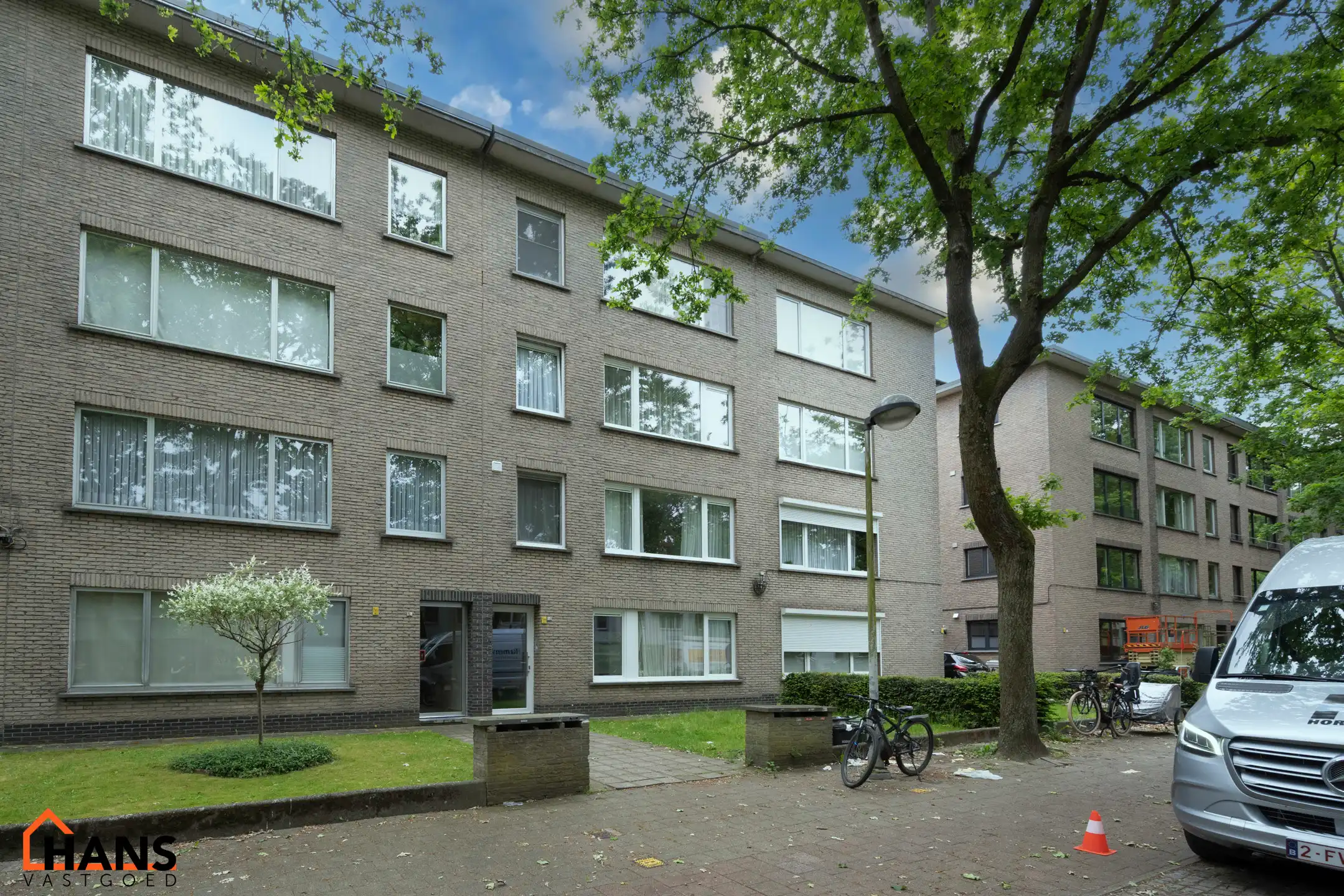 Appartement met optionele garagebox. foto {{pictureIndex}}