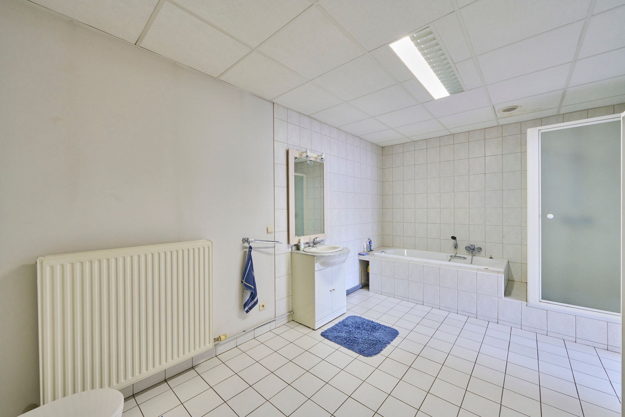  TE HUUR- HAL & KANTOOR in topconditie foto 25