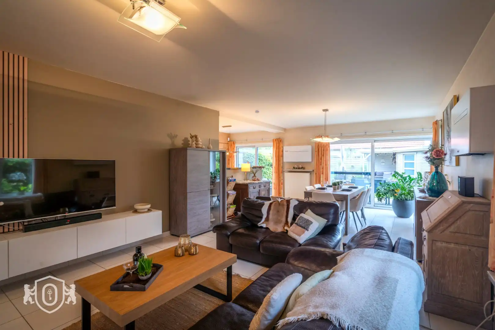 Halfopen 4-slpkr woning met tuin & garage foto 4