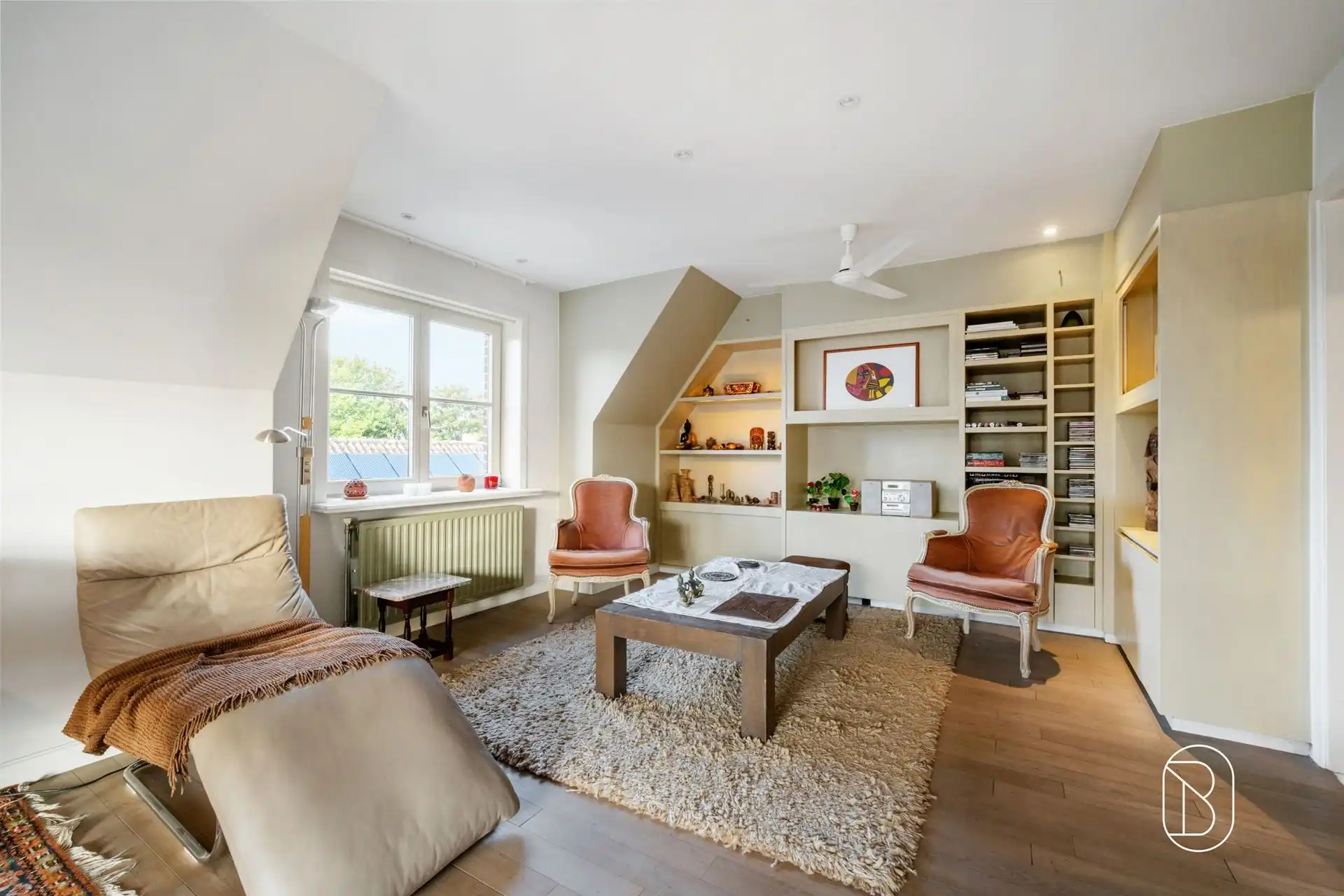 Ruim en instapklaar appartement met 2 slaapkamers en garage foto 2