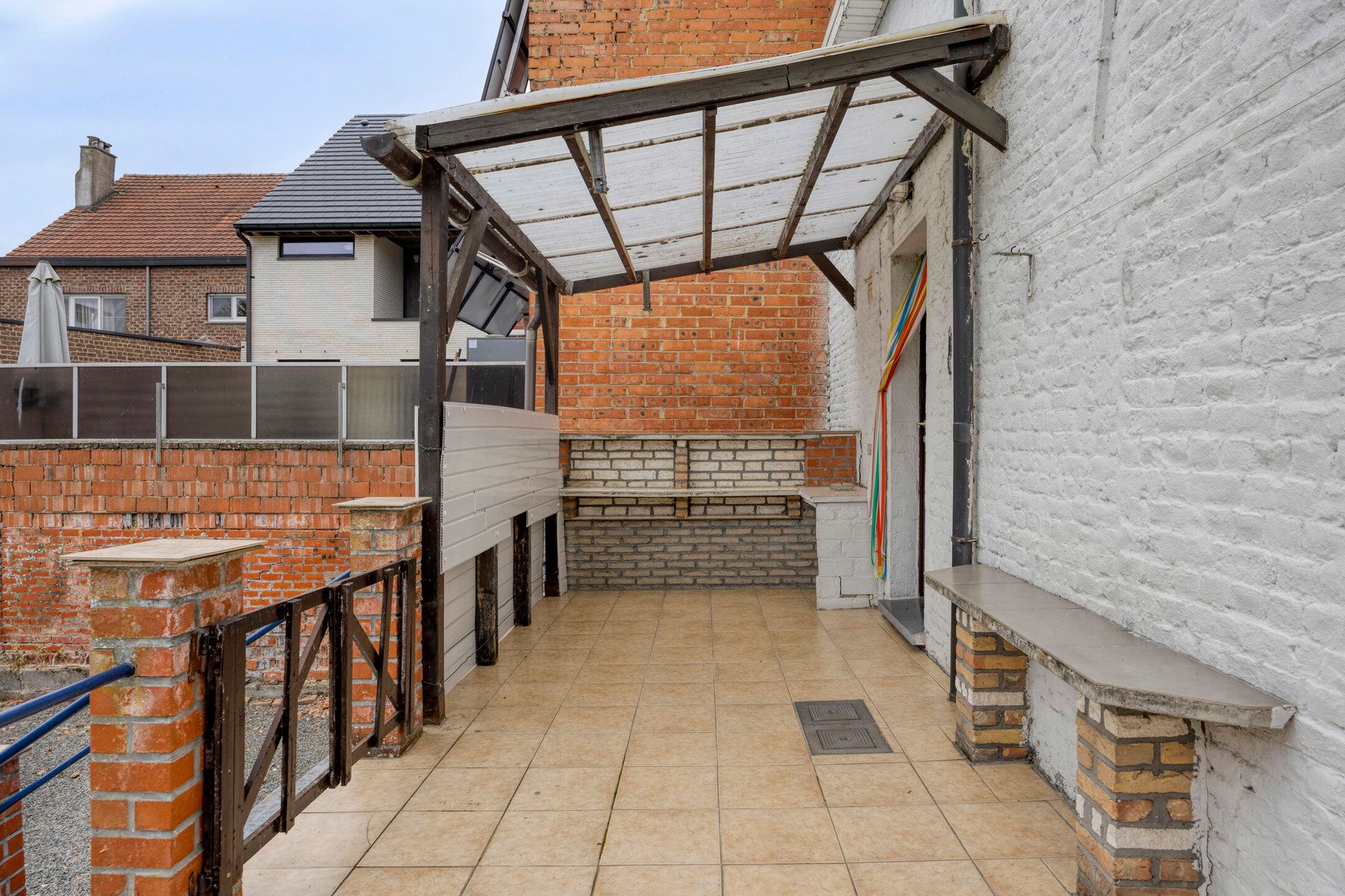 Charmante te renoveren woning met tuin foto 21