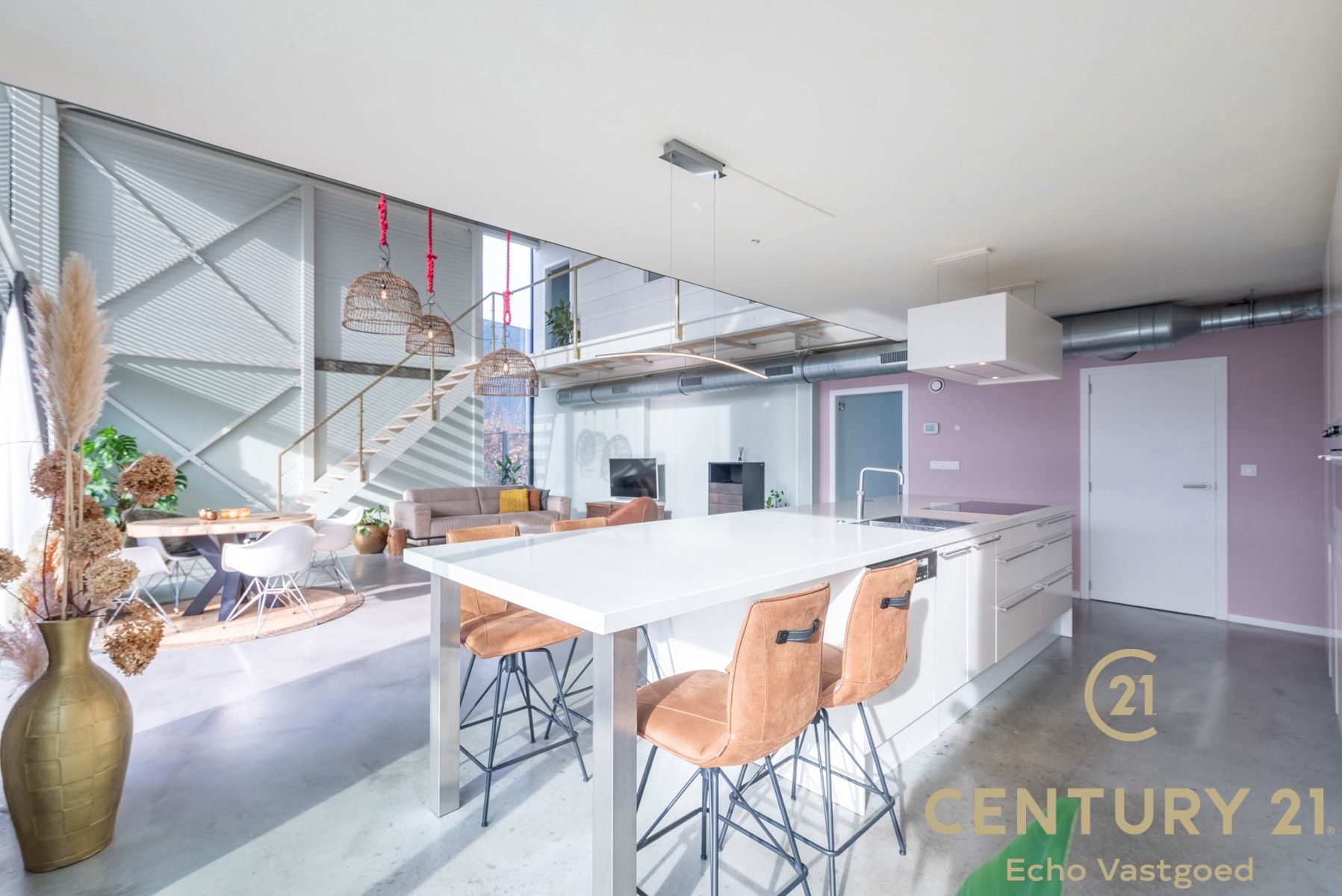 Unieke energiezuinige Loft-Stijl villa aan het water foto 7